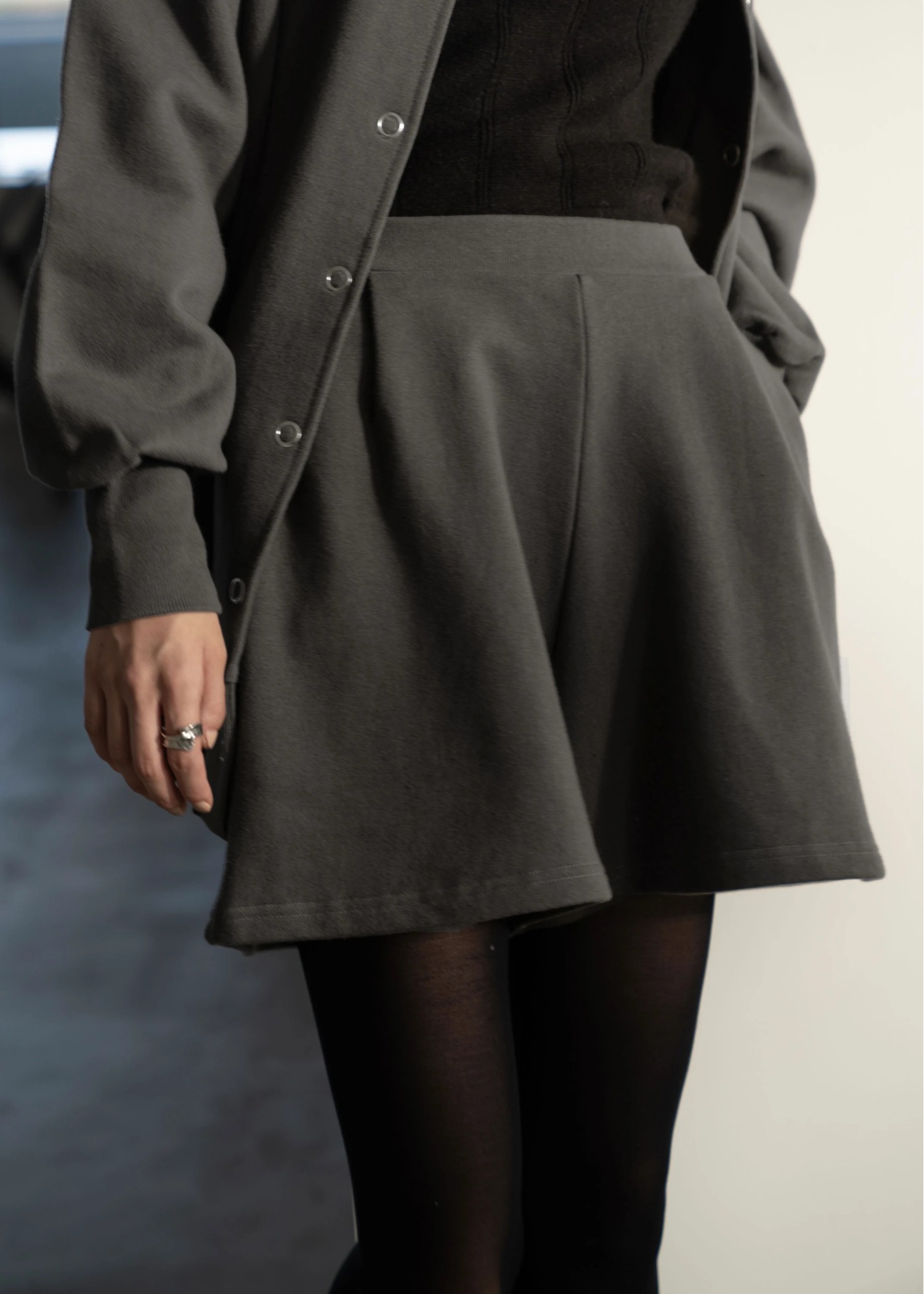 front tuck relax sweat short PT