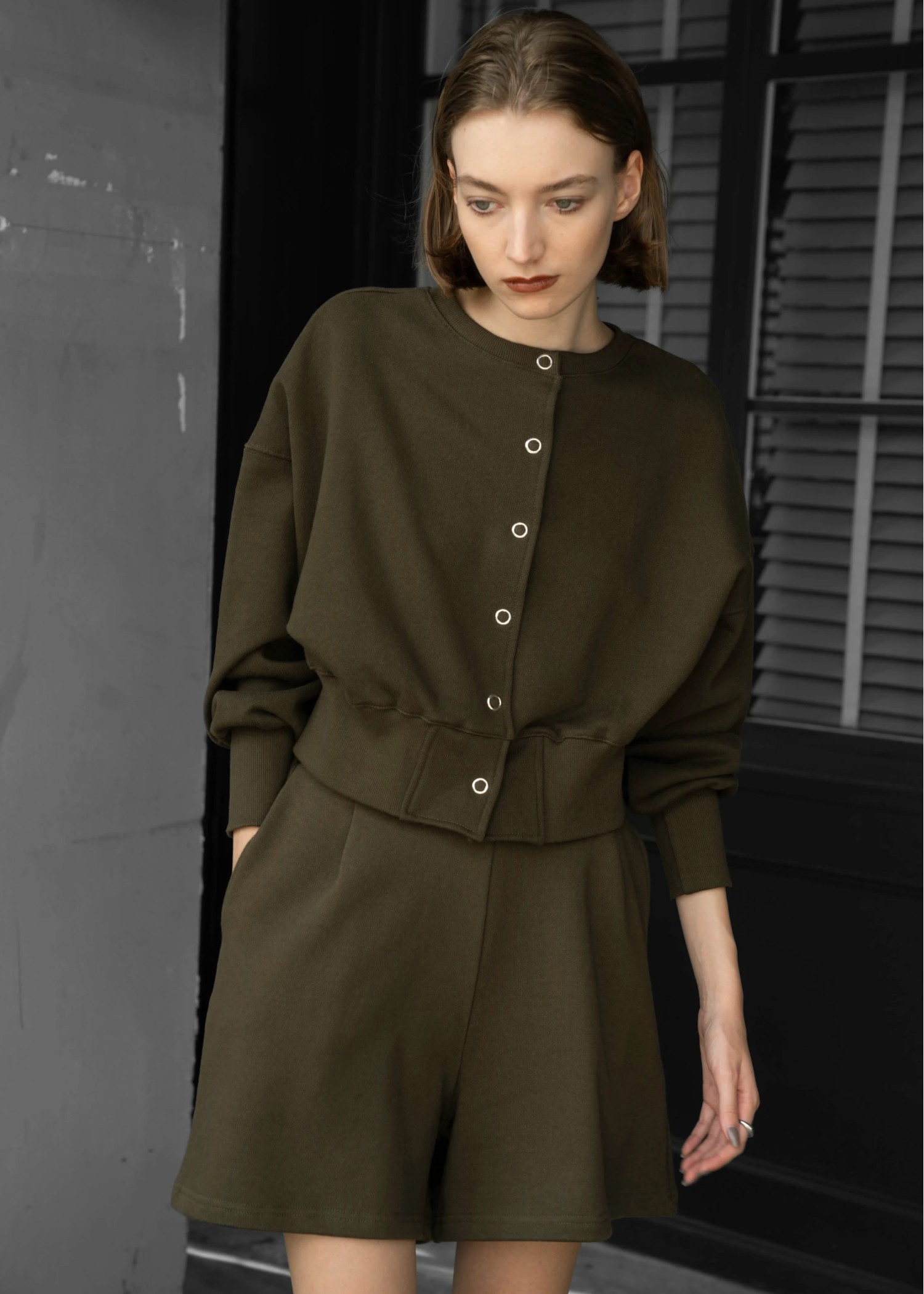 front tuck relax sweat short PT