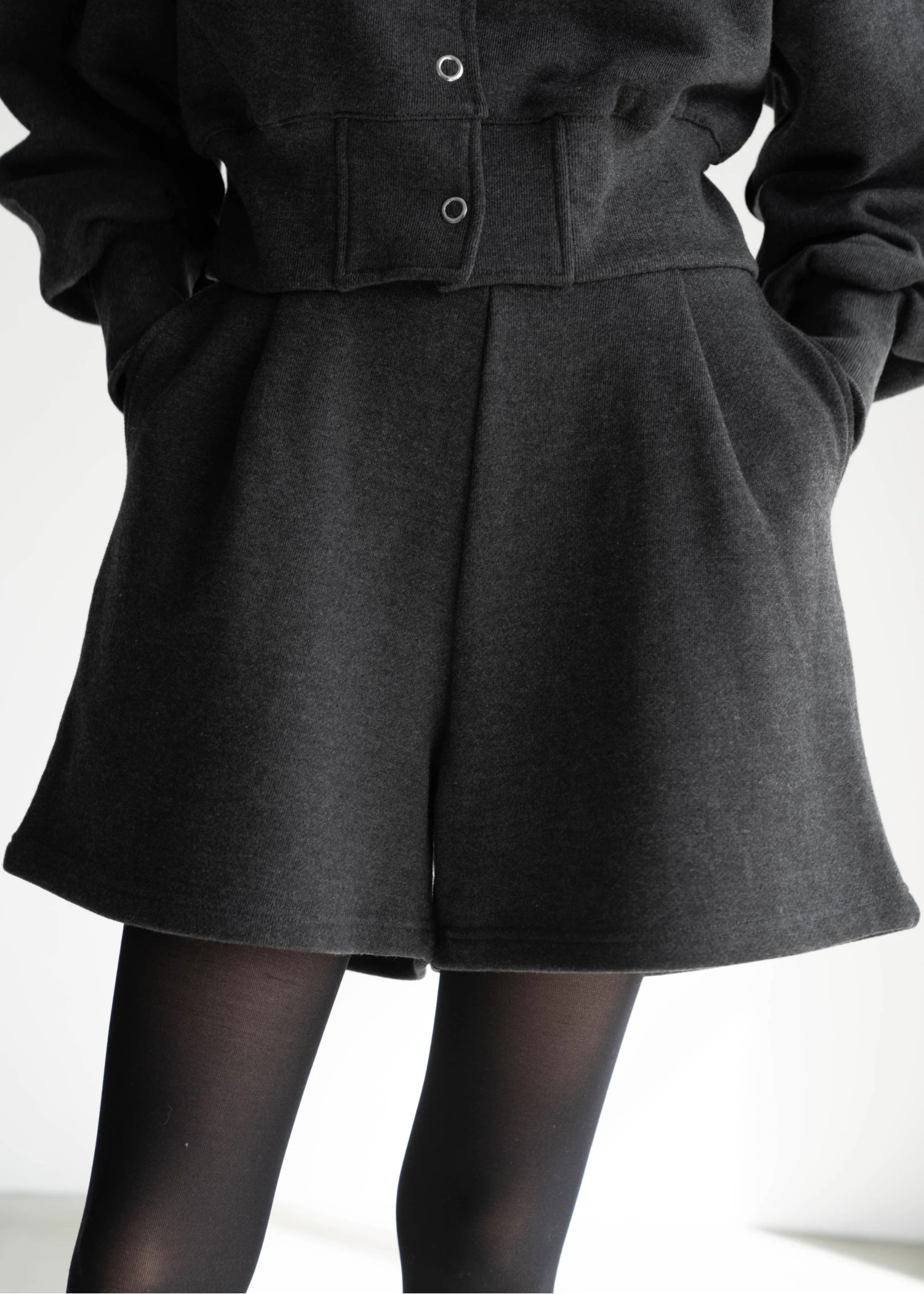 front tuck relax sweat short PT