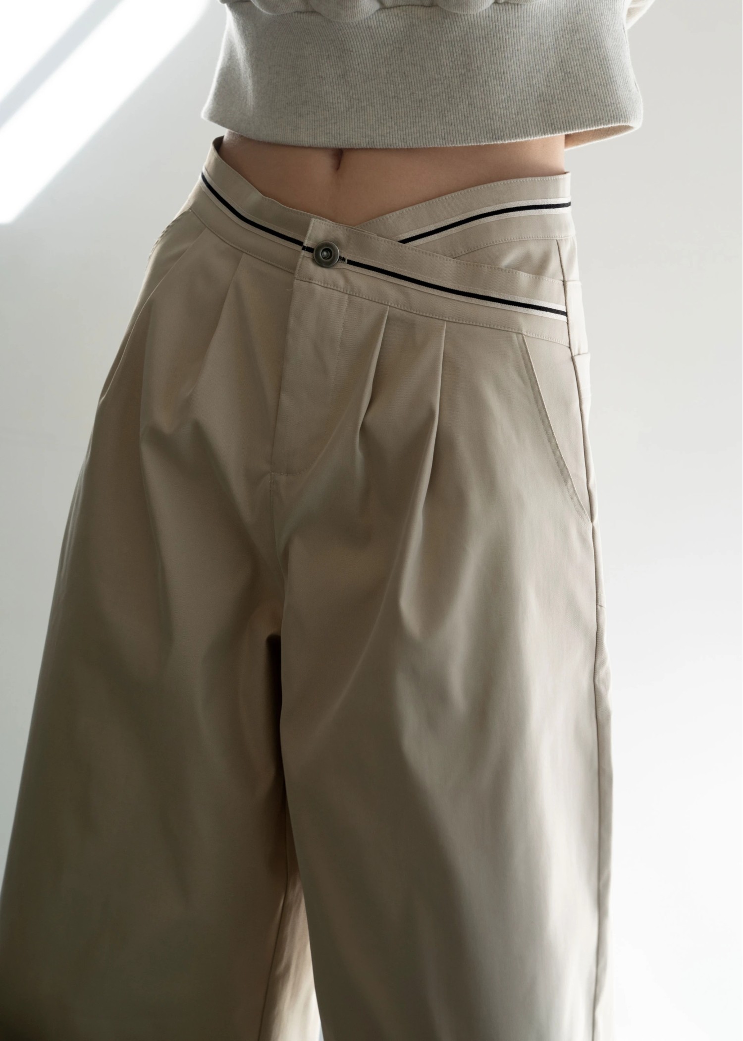 cross belt line tape design chino PT