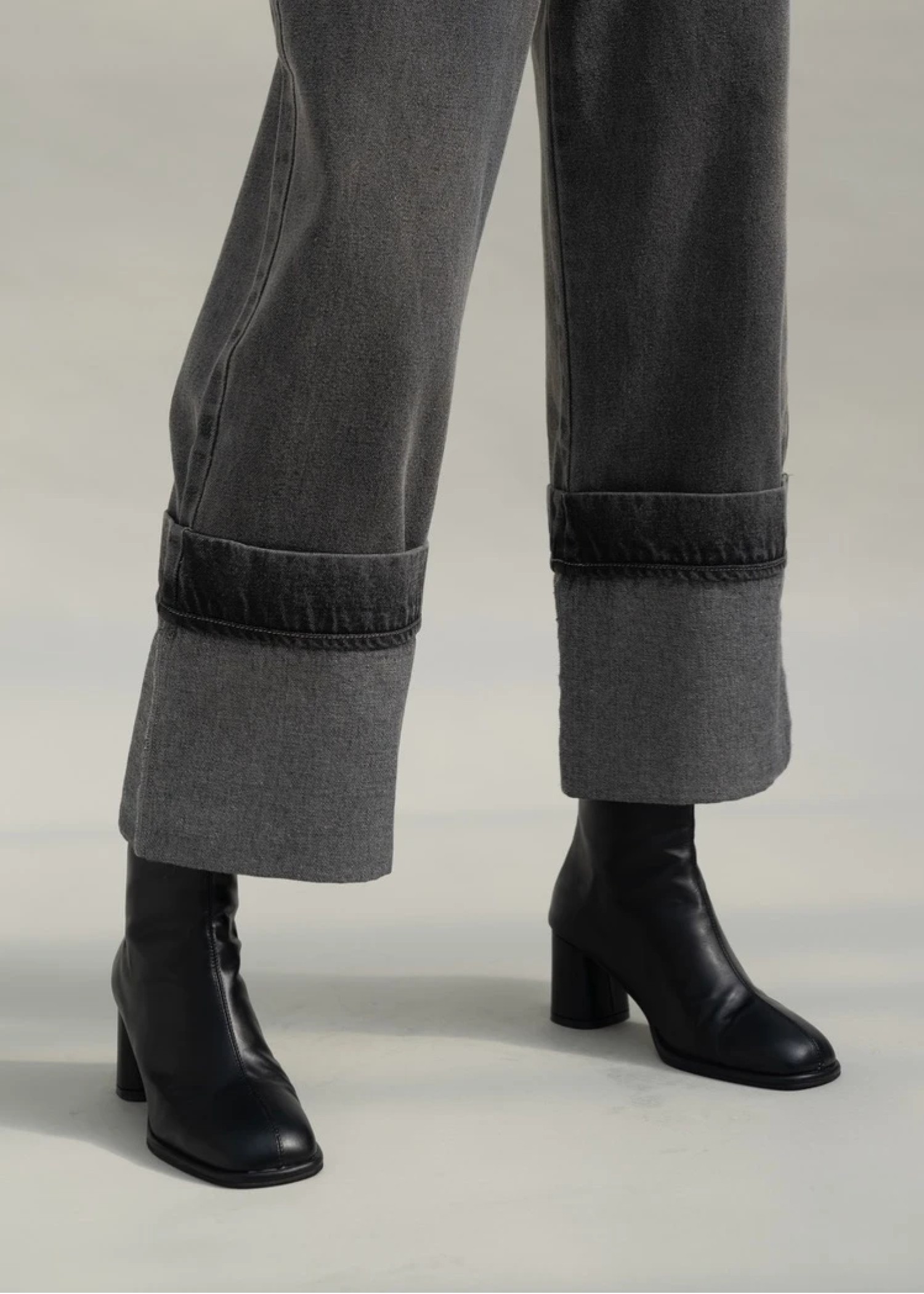 center seam round toe boots
