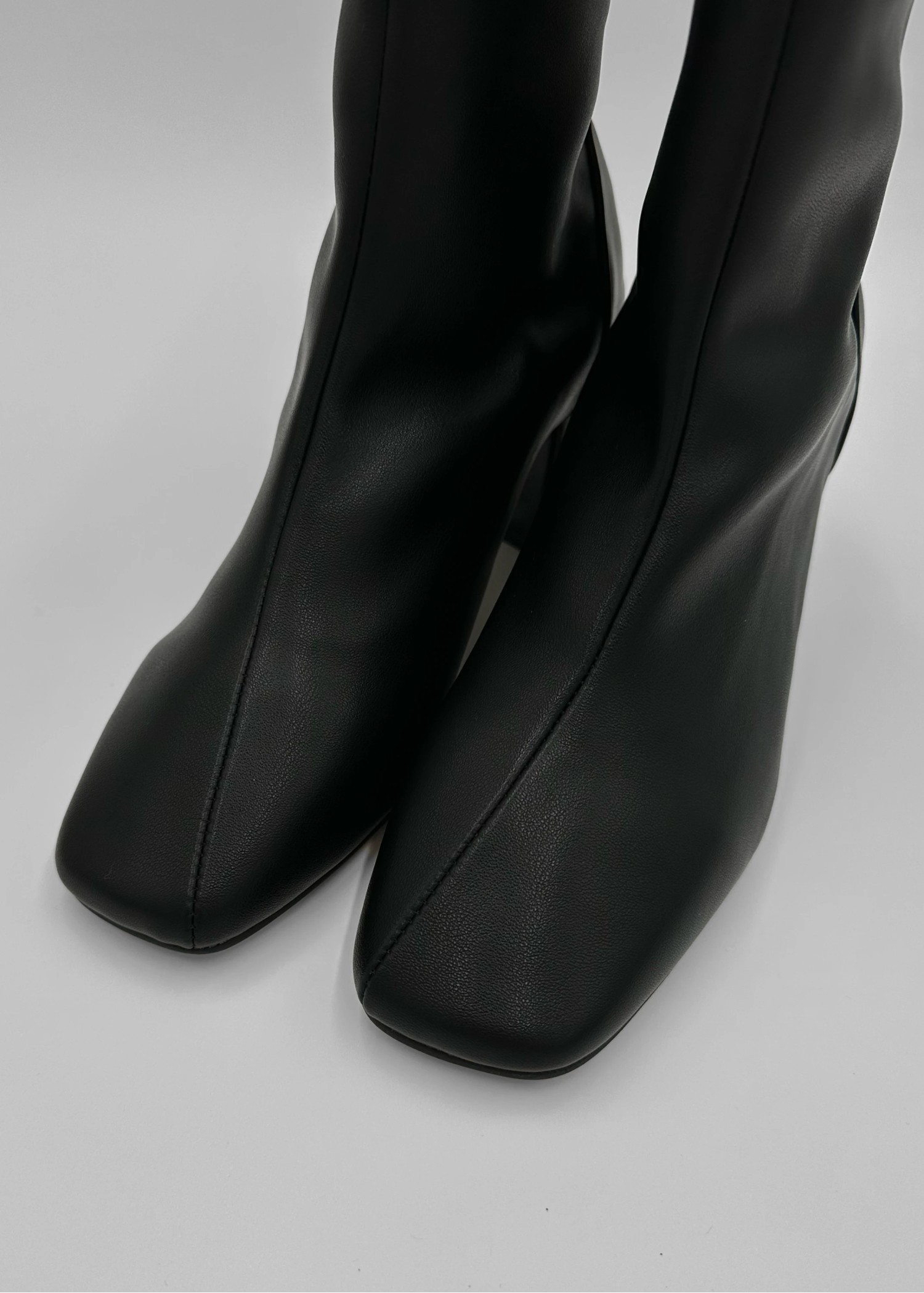 front curve stitch boots