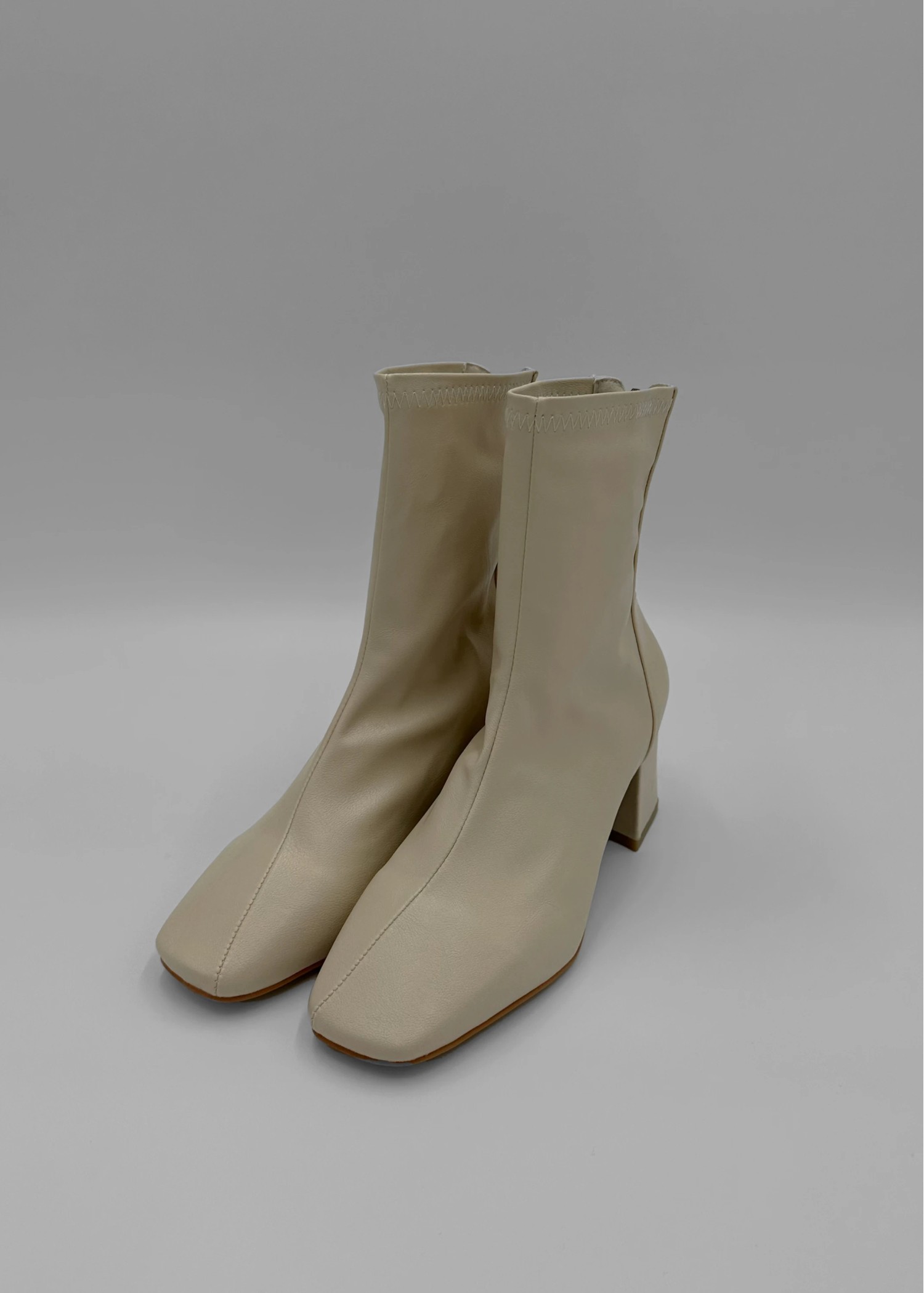 front curve stitch boots