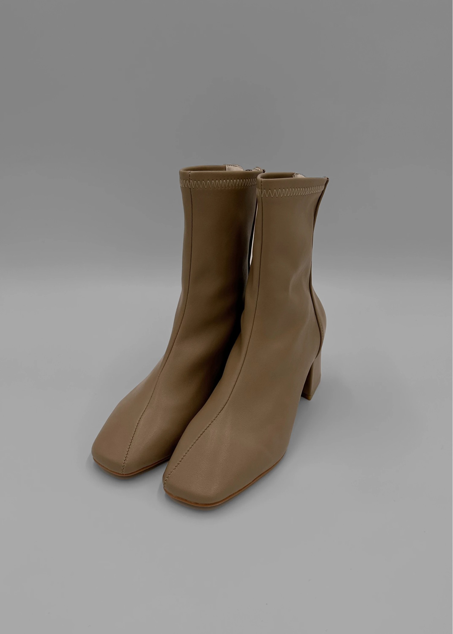 front curve stitch boots