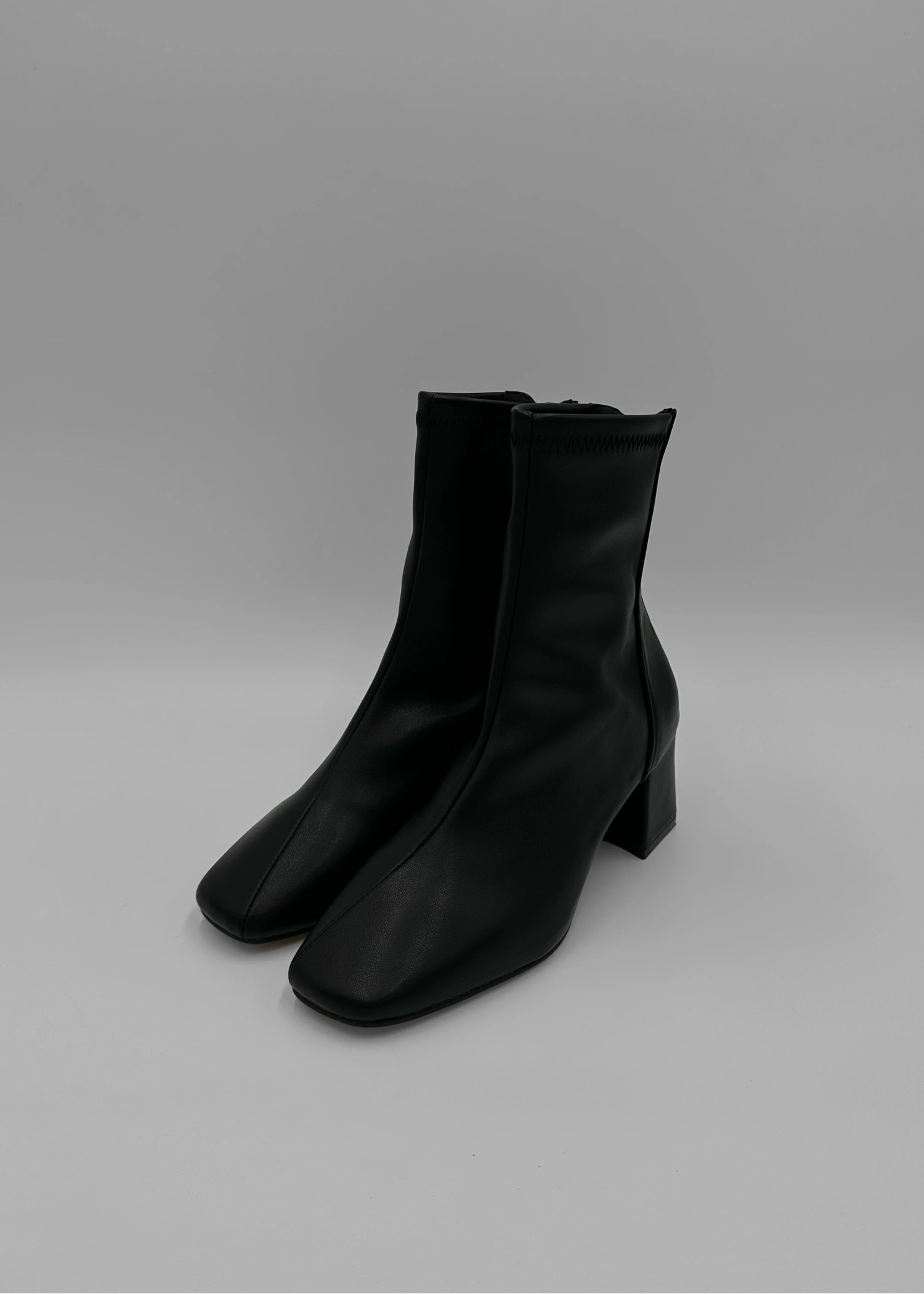 front curve stitch boots