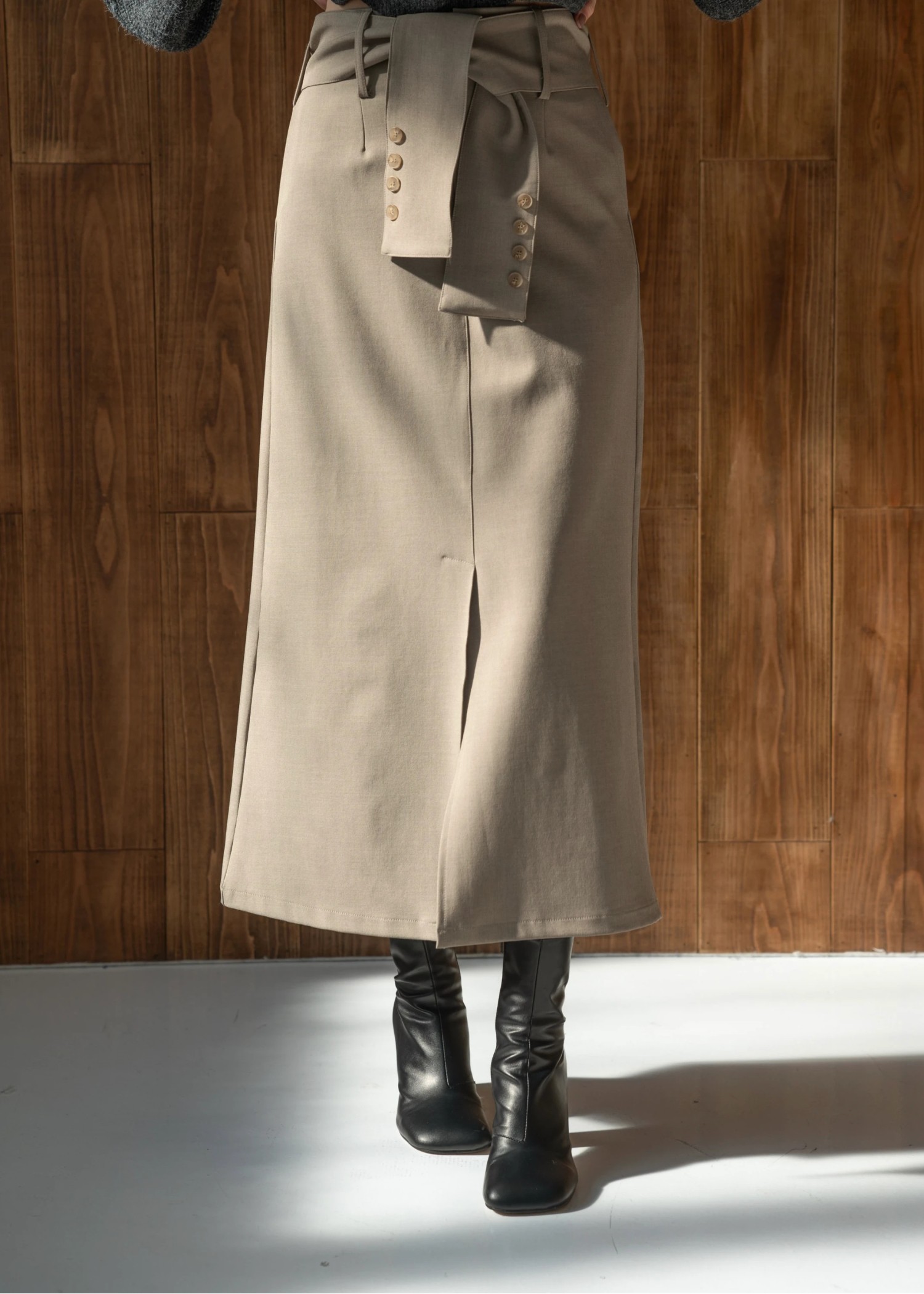 button detail belted front slit SK