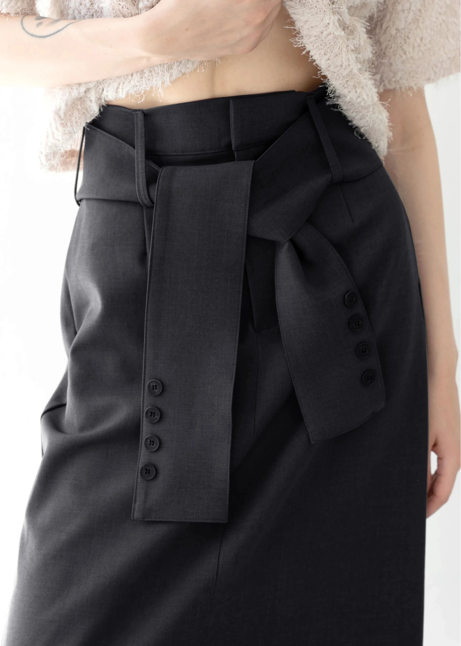 button detail belted front slit SK