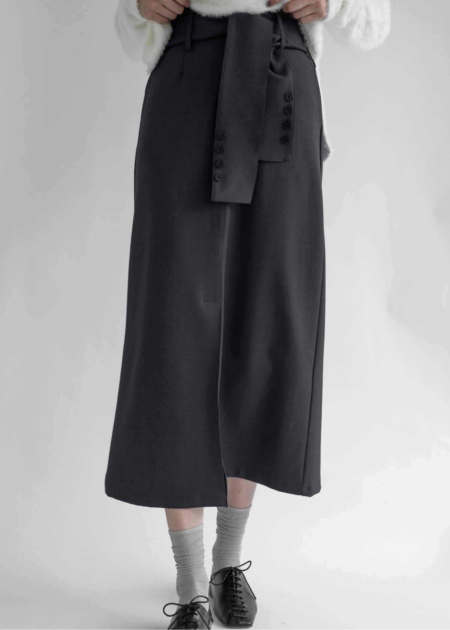 button detail belted front slit SK