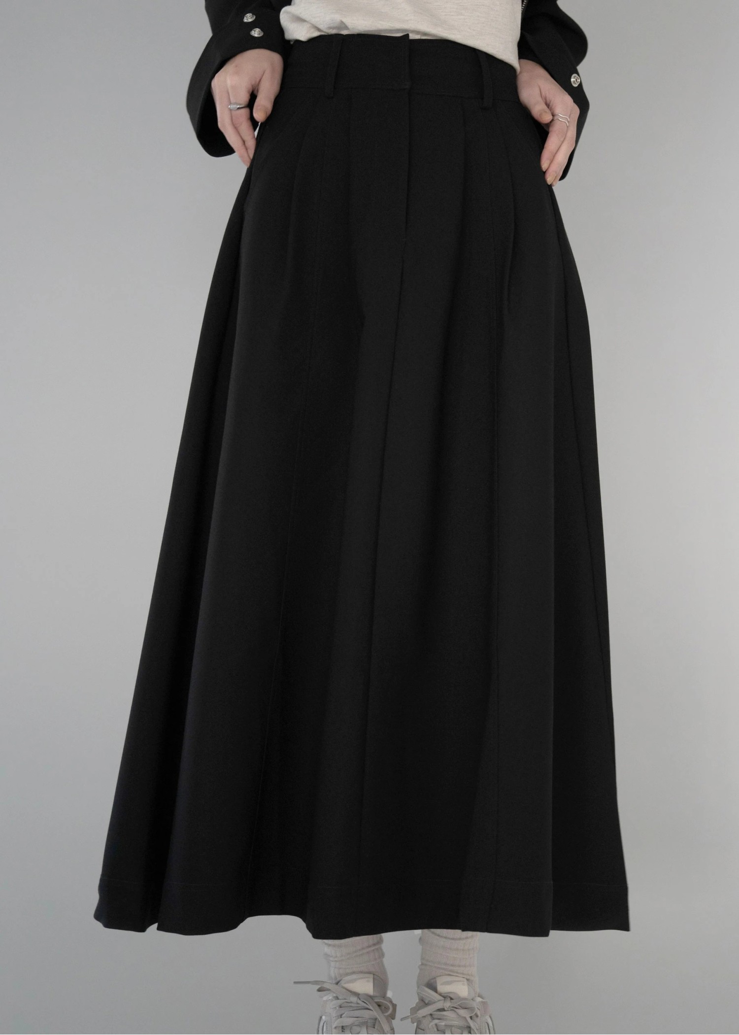 generous panel flare carsey SK