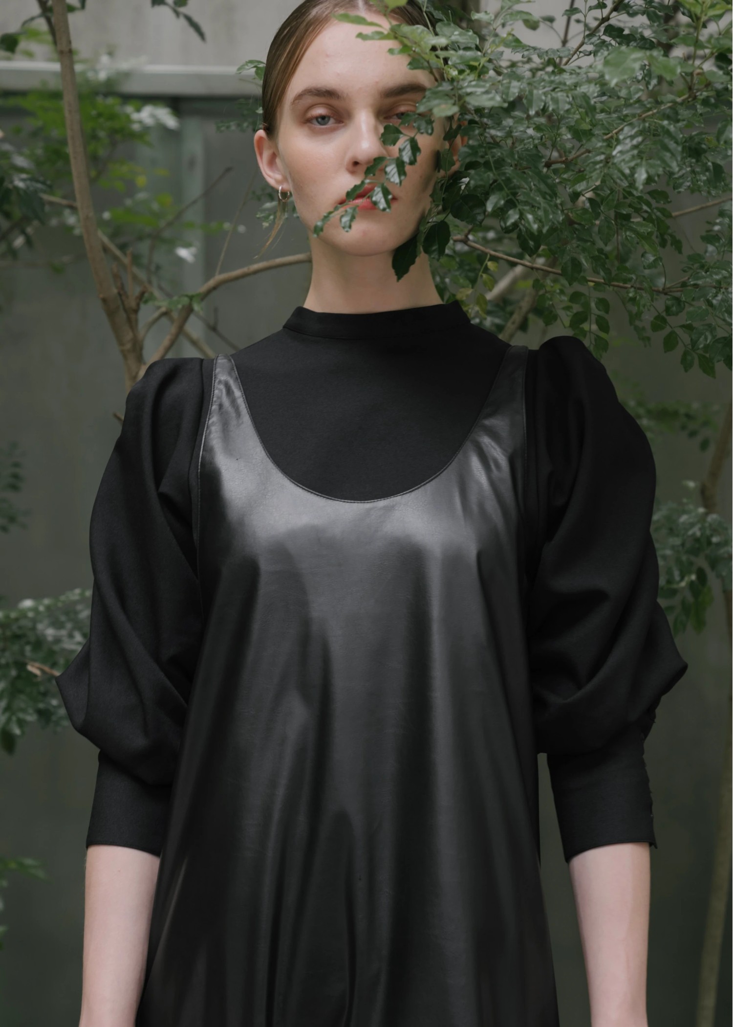 gather sleeve band collar BL