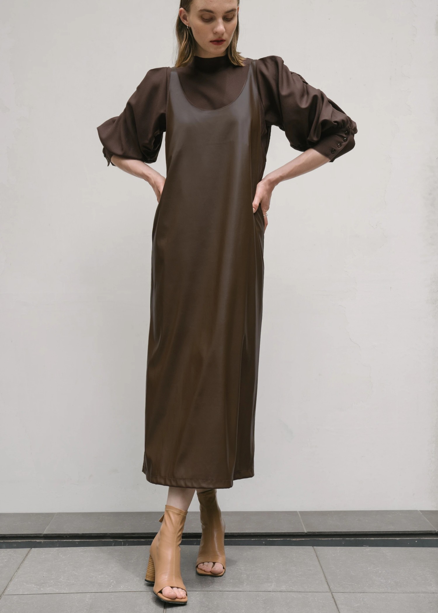 gather sleeve band collar BL