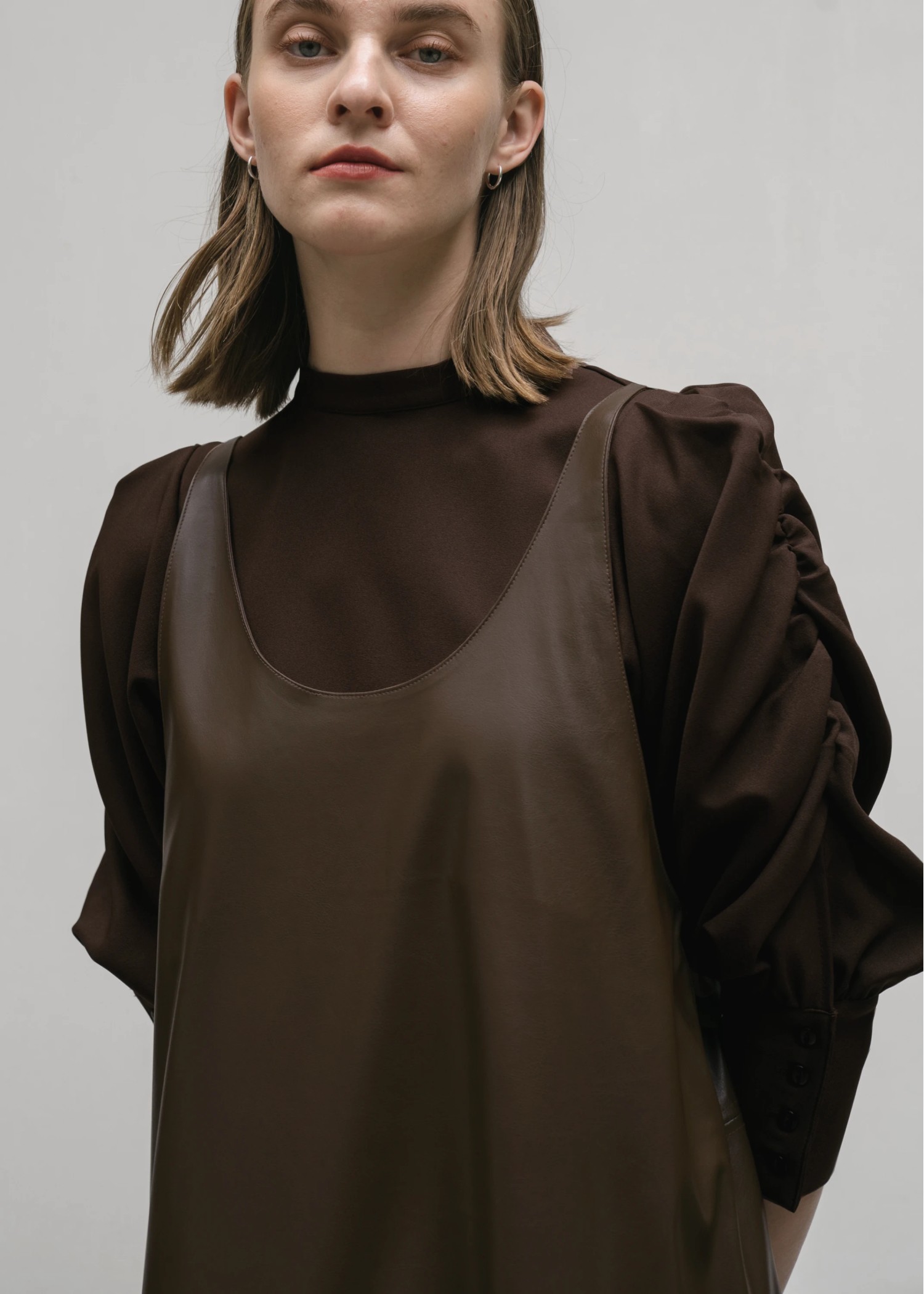 gather sleeve band collar BL