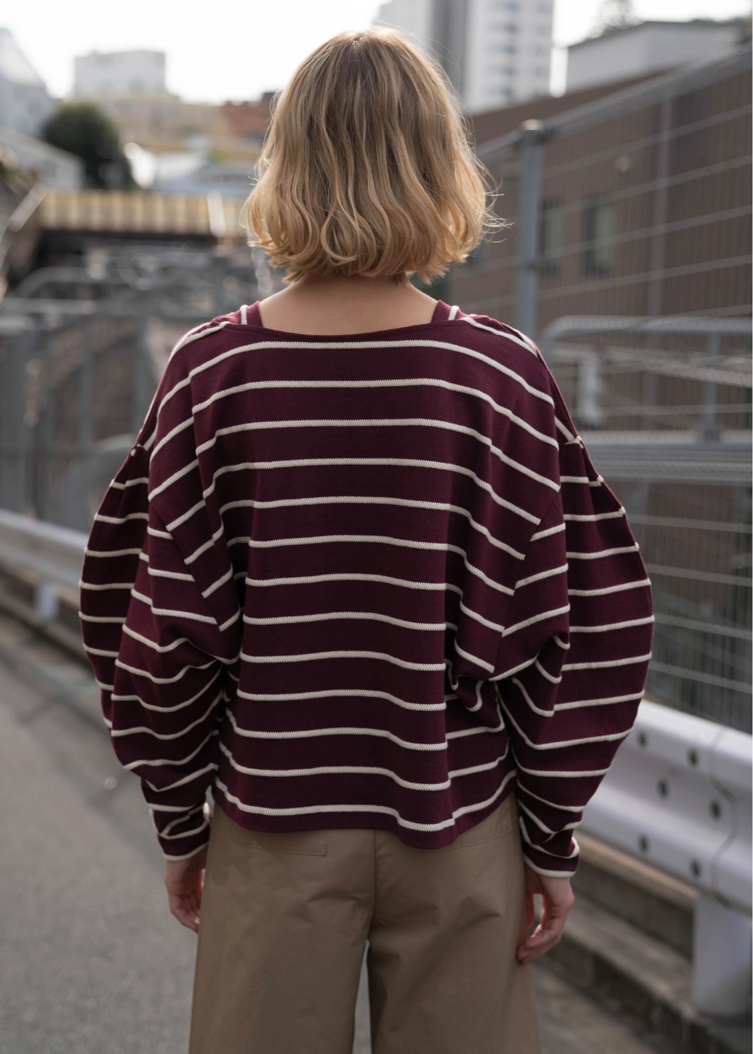 border boat neck volume sleeve tops