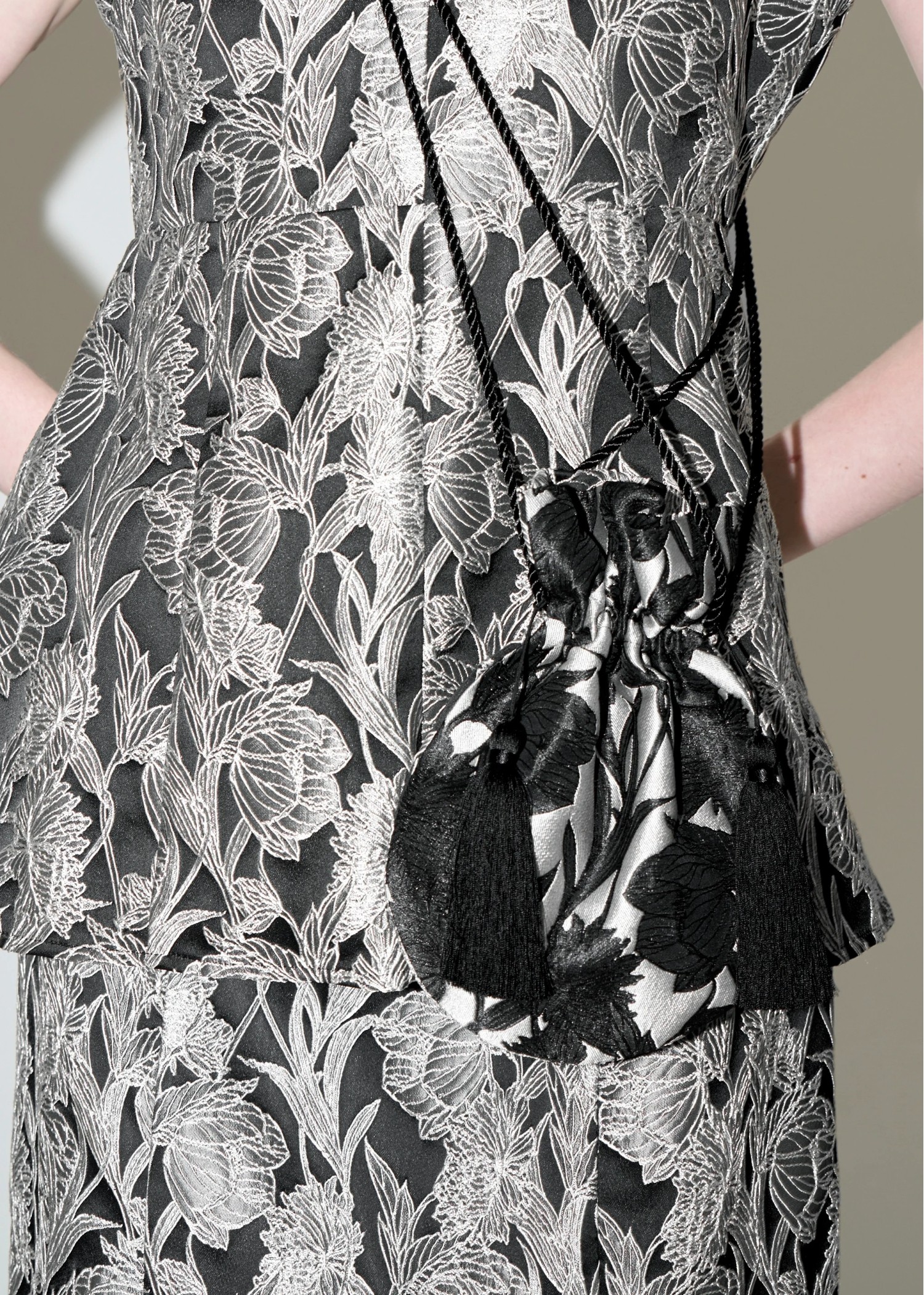 drawstring monotone jacquard bag