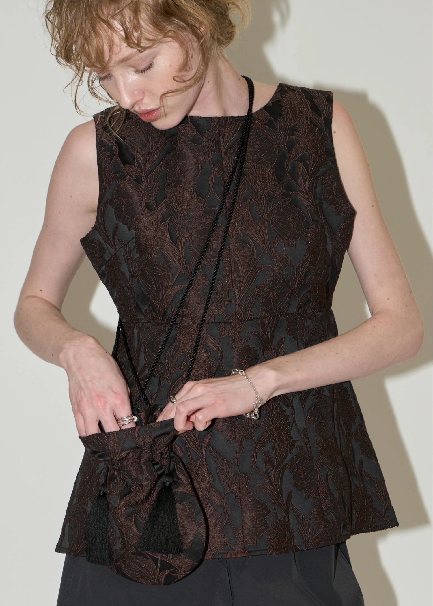 drawstring monotone jacquard bag