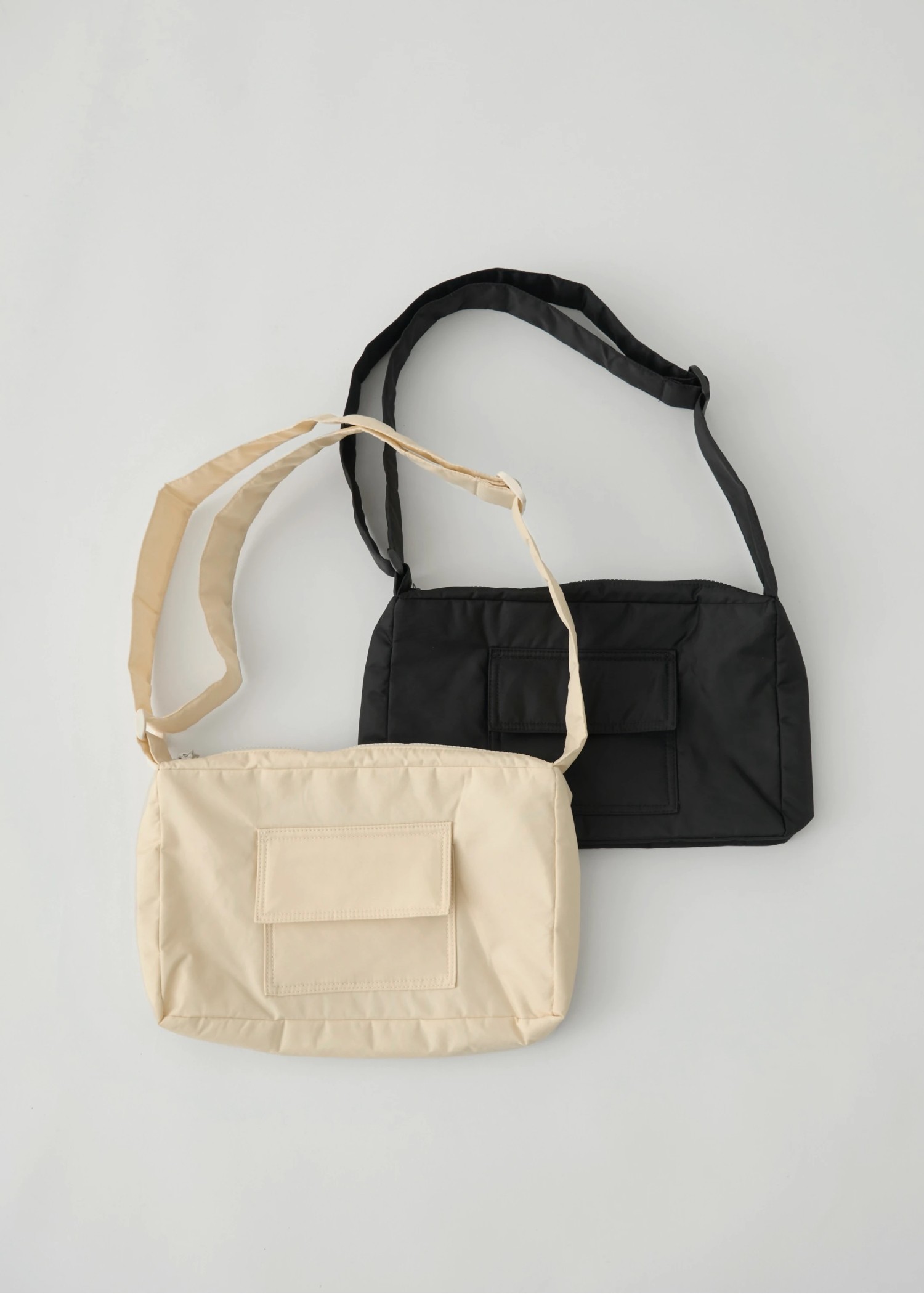 out pocket big shoulder bag