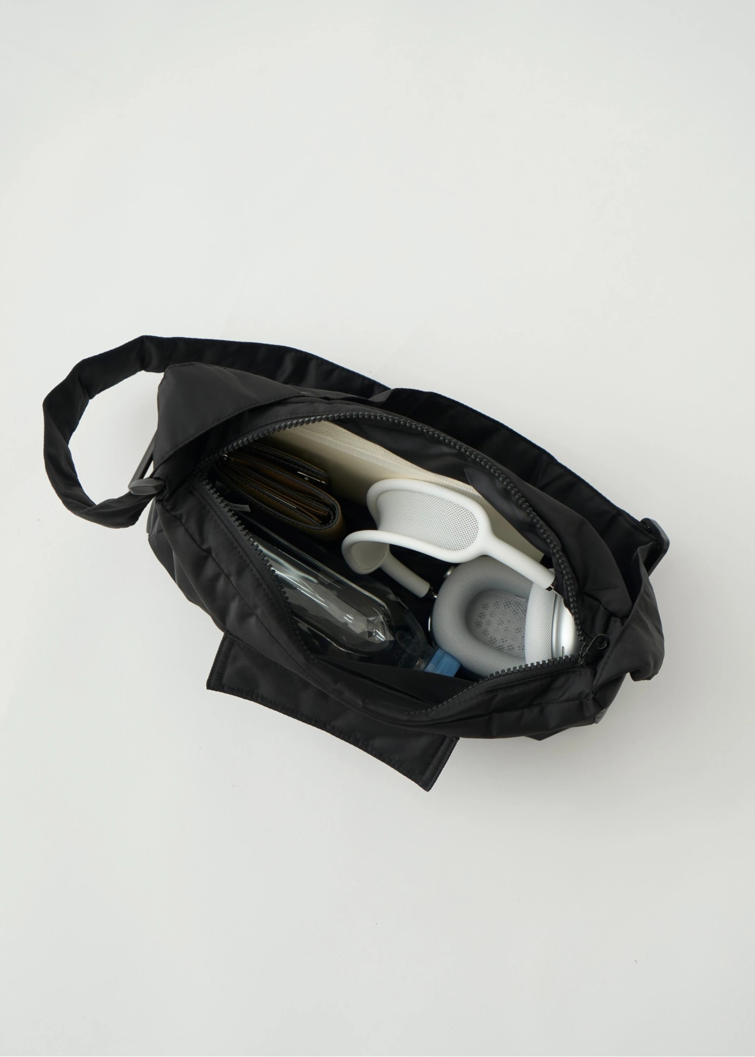 out pocket big shoulder bag