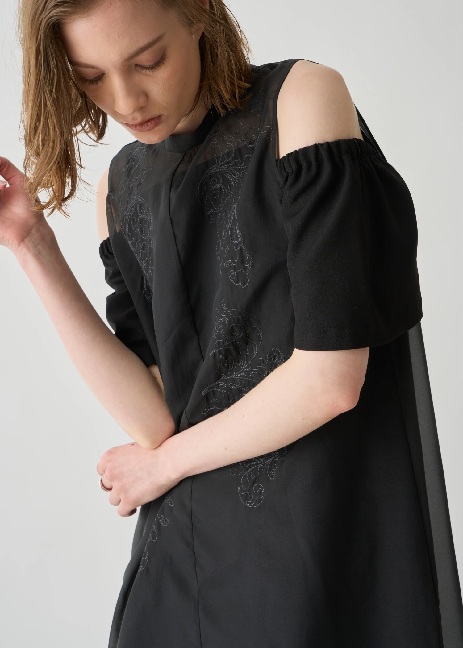 embroidery flower sheer no sleeve OP