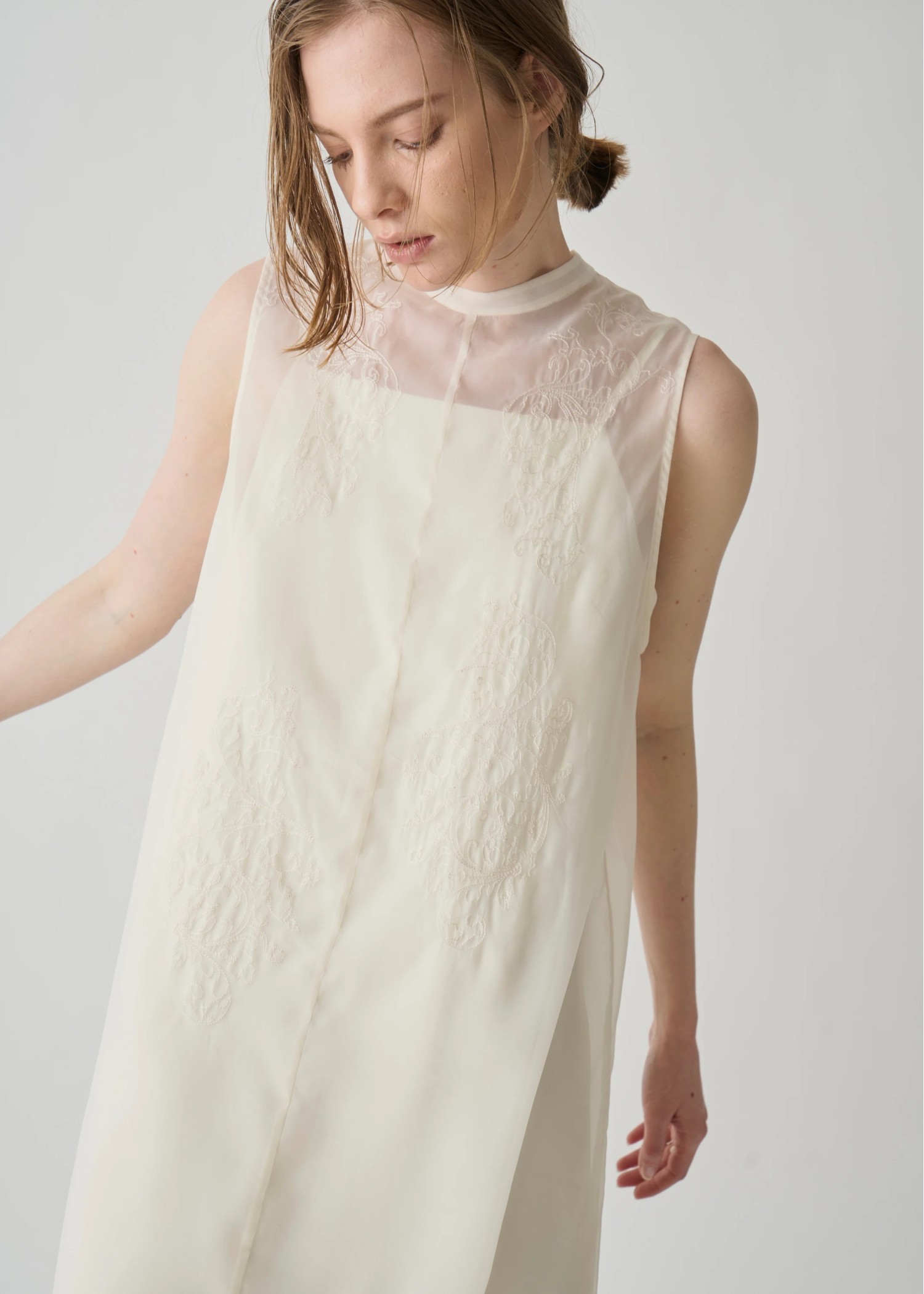 embroidery flower sheer no sleeve OP