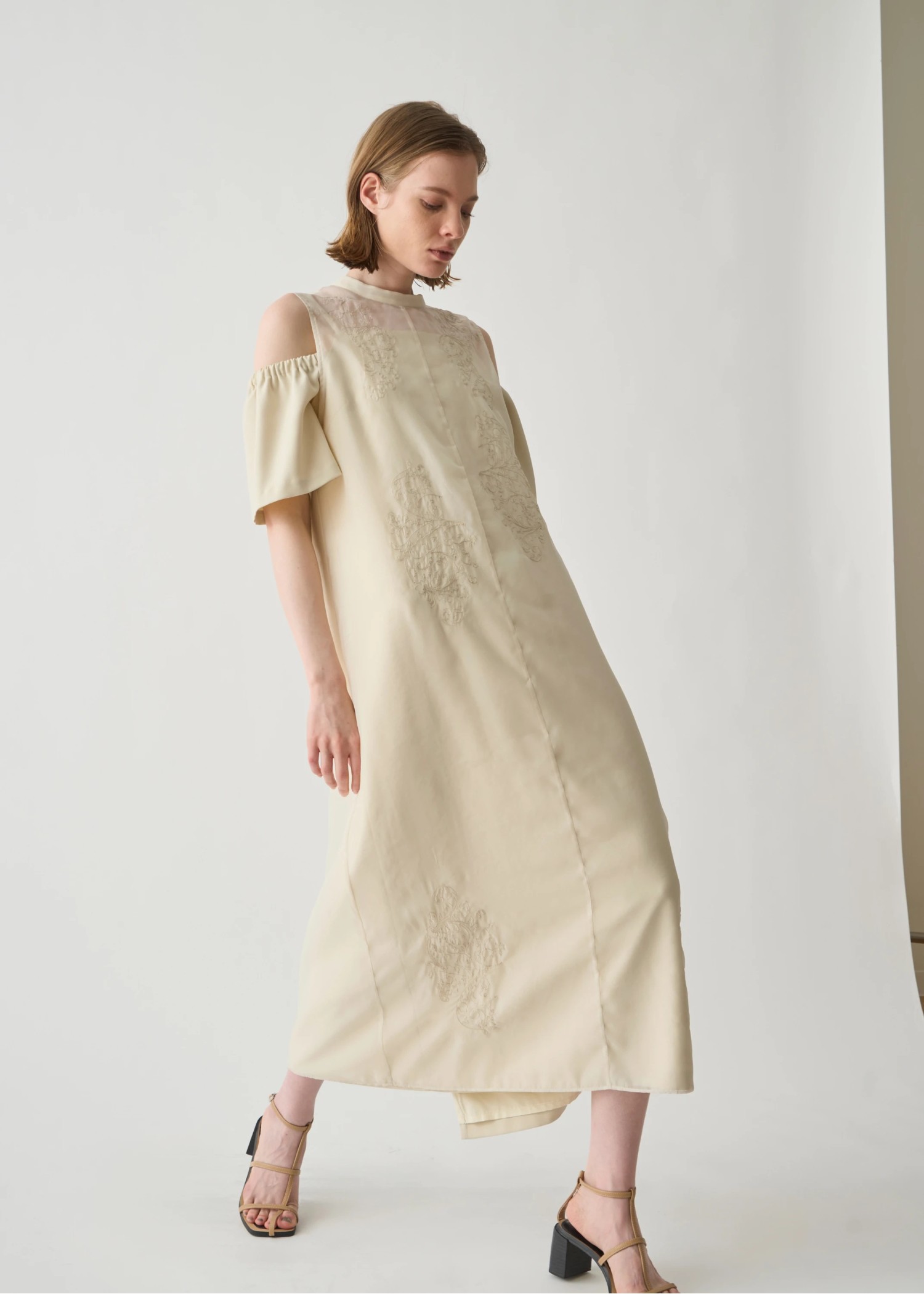 embroidery flower sheer no sleeve OP