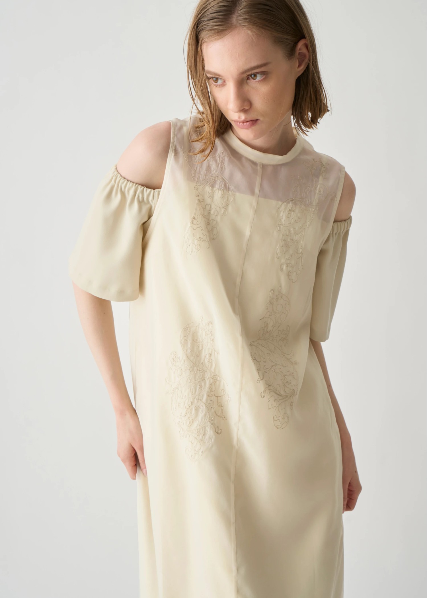 embroidery flower sheer no sleeve OP