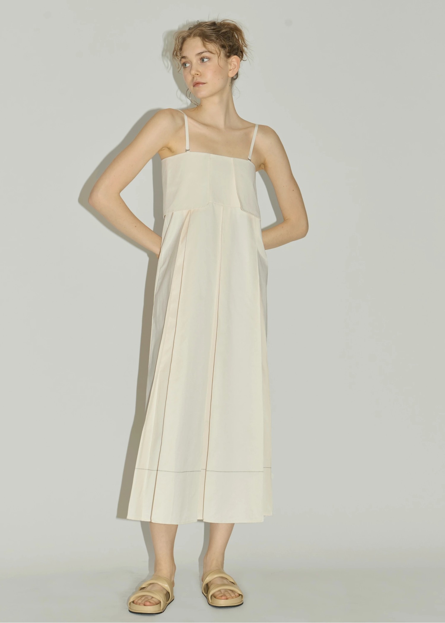 thick box pleats bare OP