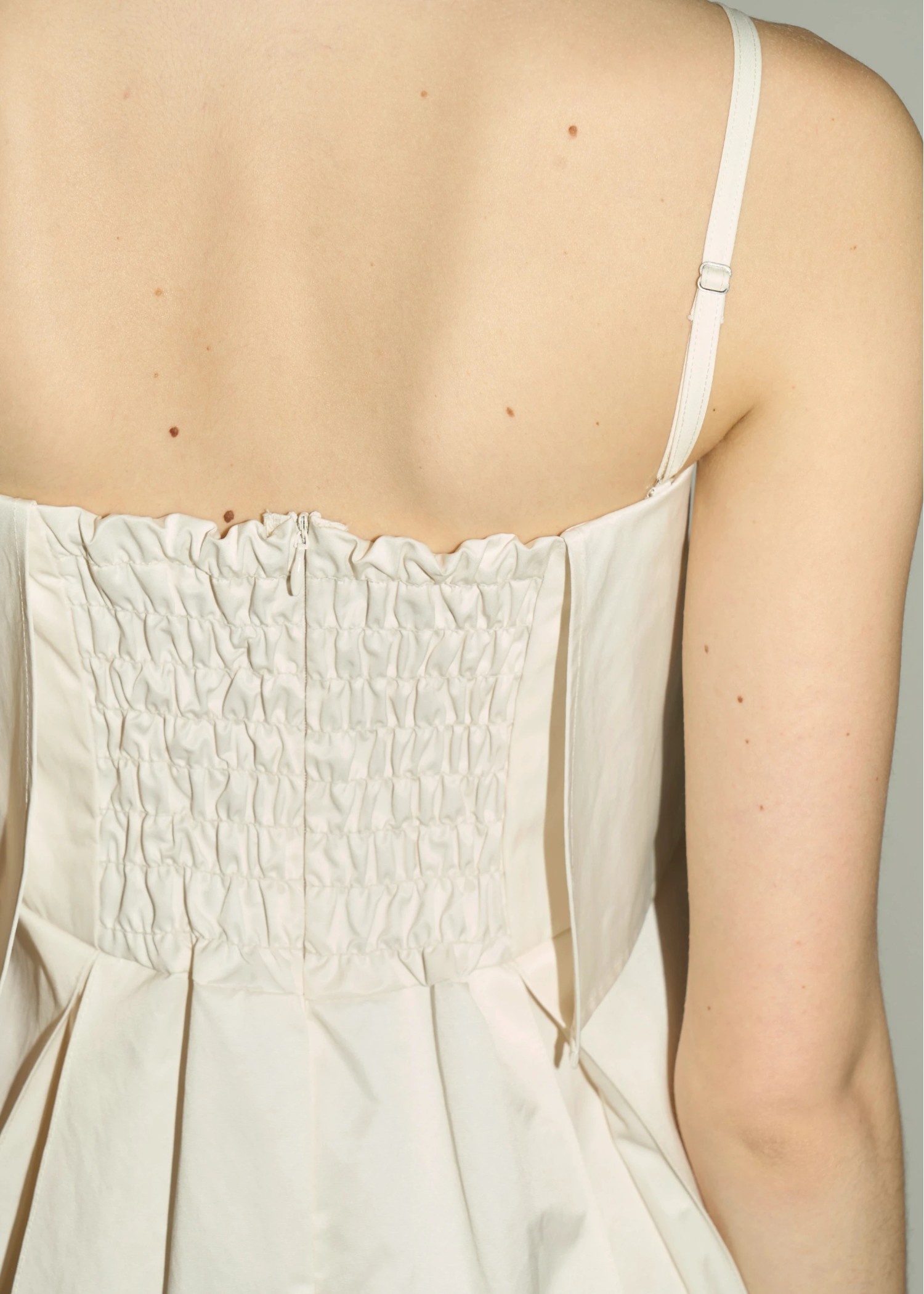 thick box pleats bare OP