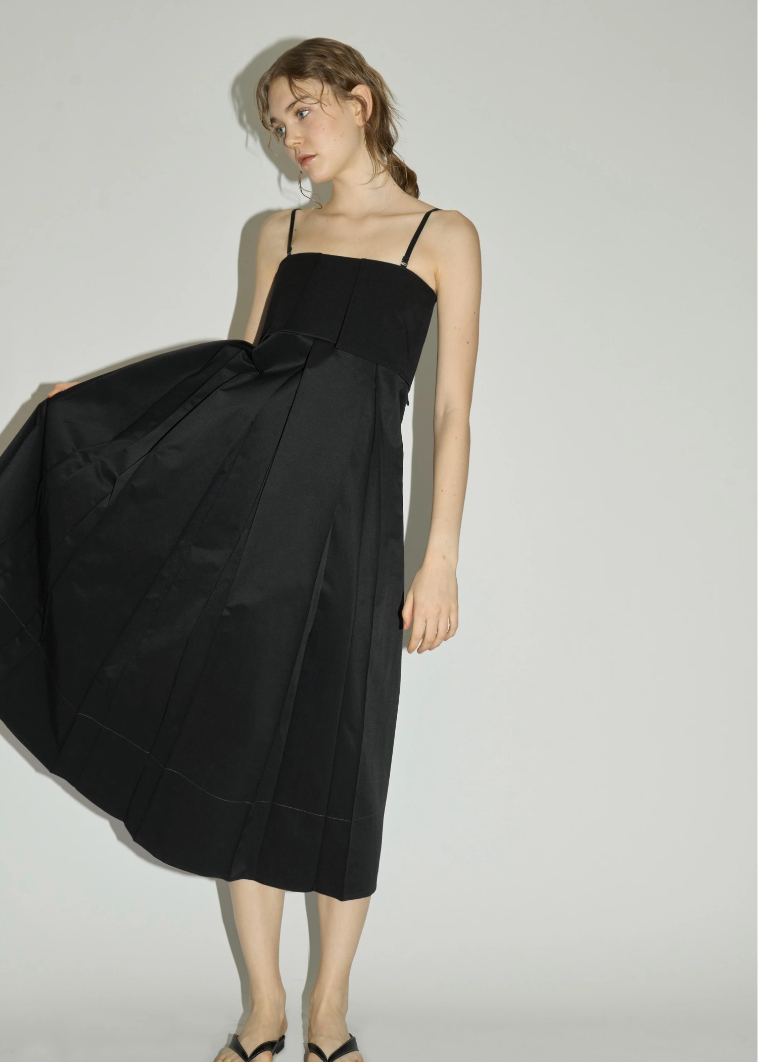 thick box pleats bare OP