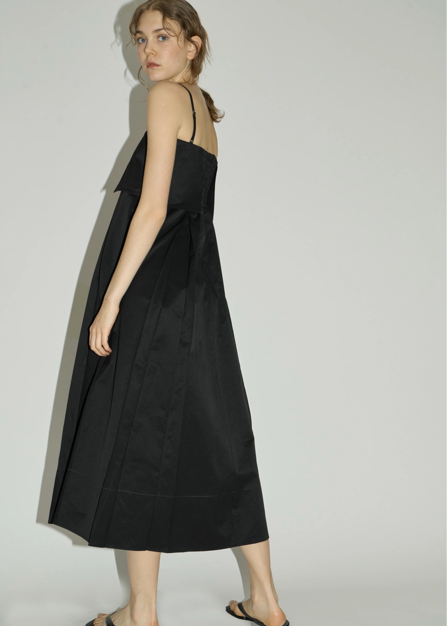 thick box pleats bare OP