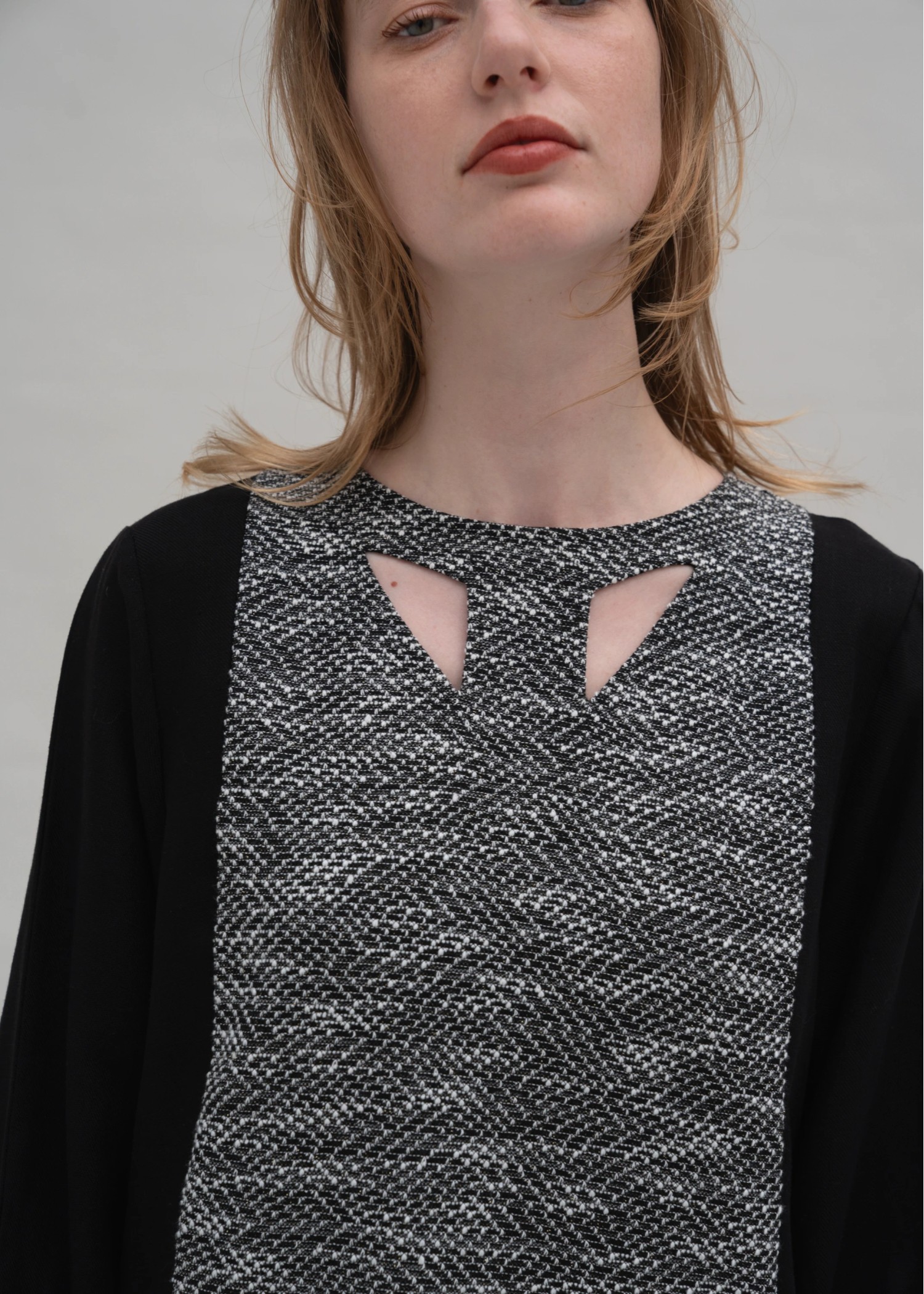 hollow out patchwork tweed OP