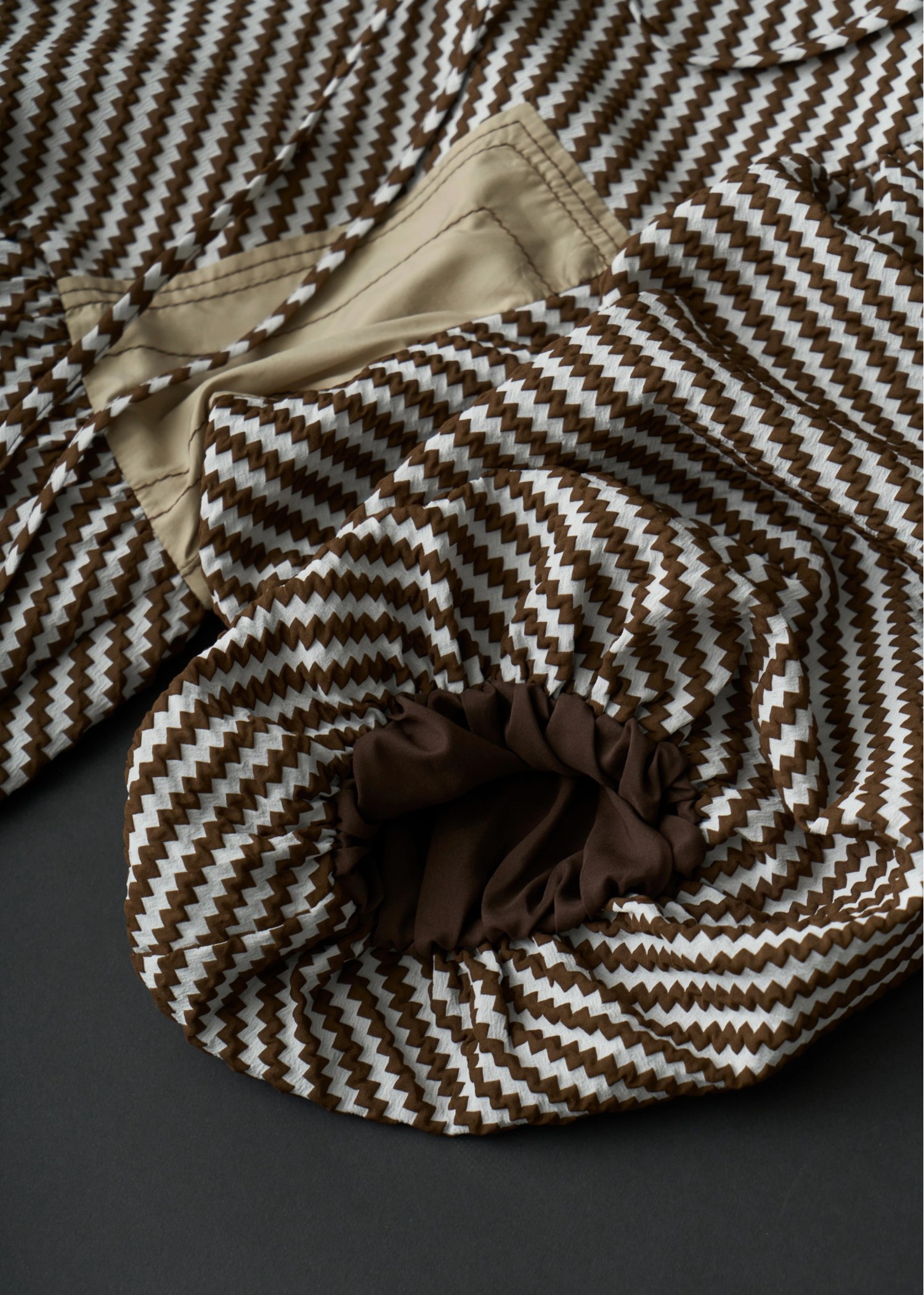 floating jacquard balloon sleeve OP