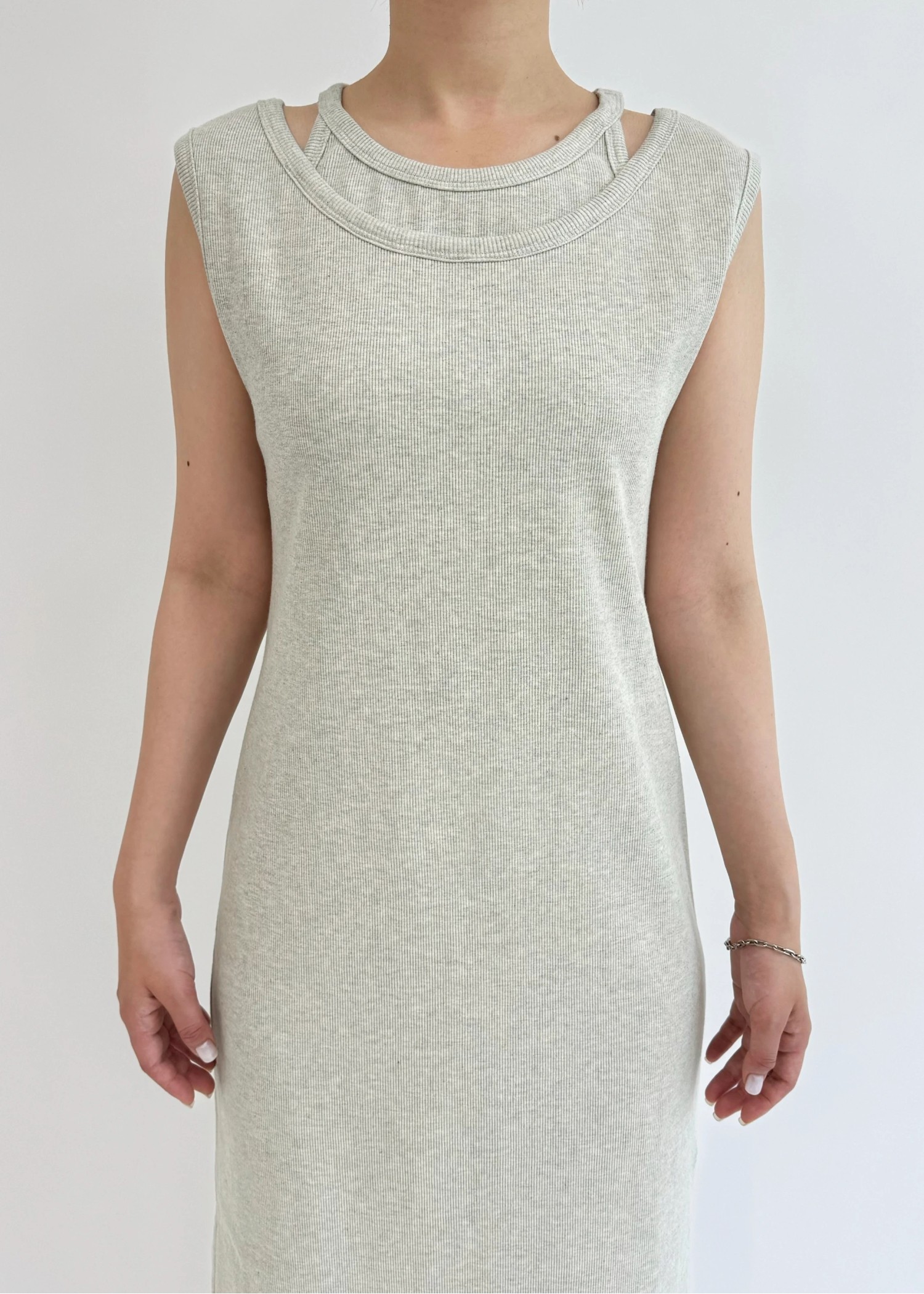 open shoulder layered like rib OP