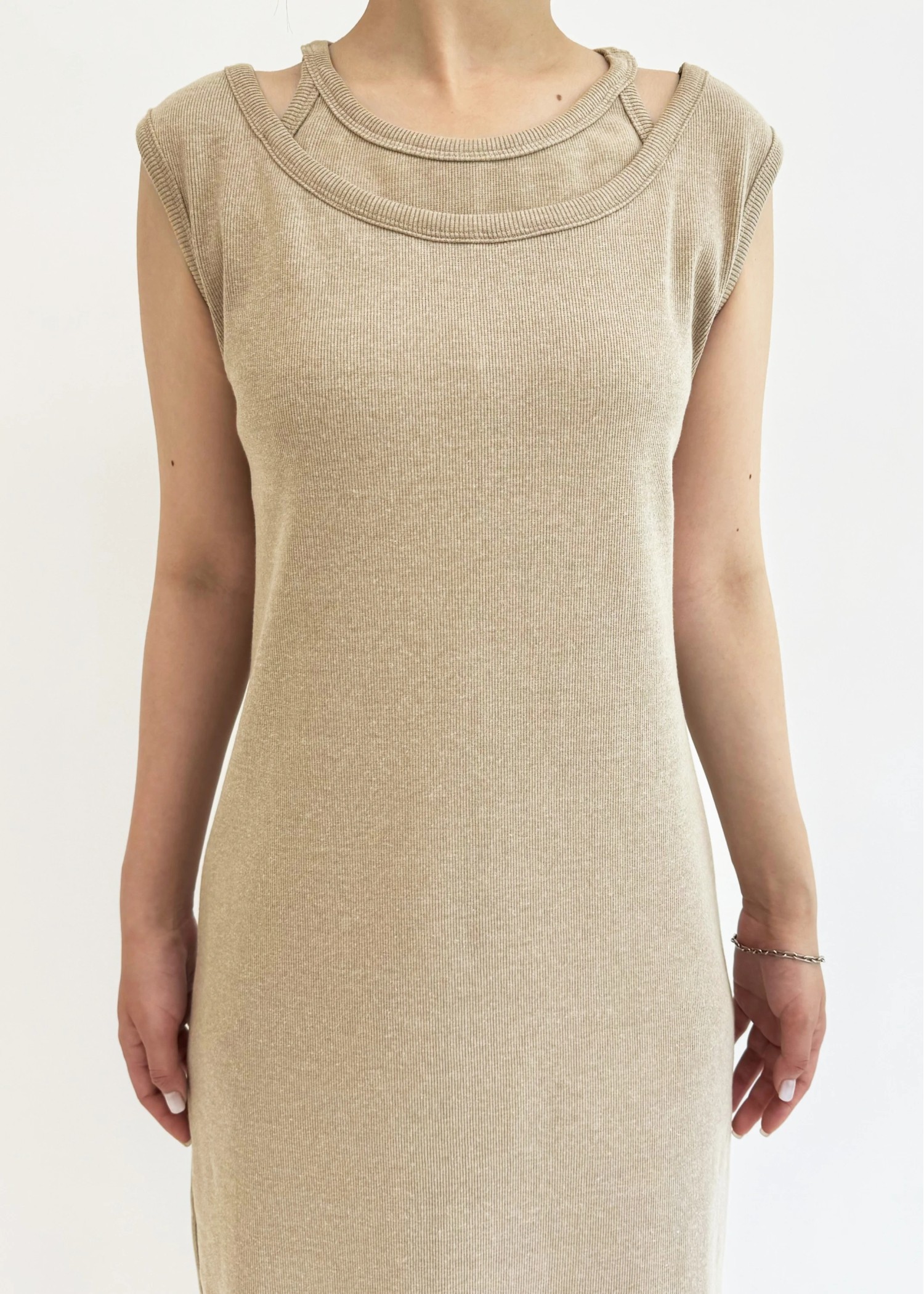 open shoulder layered like rib OP