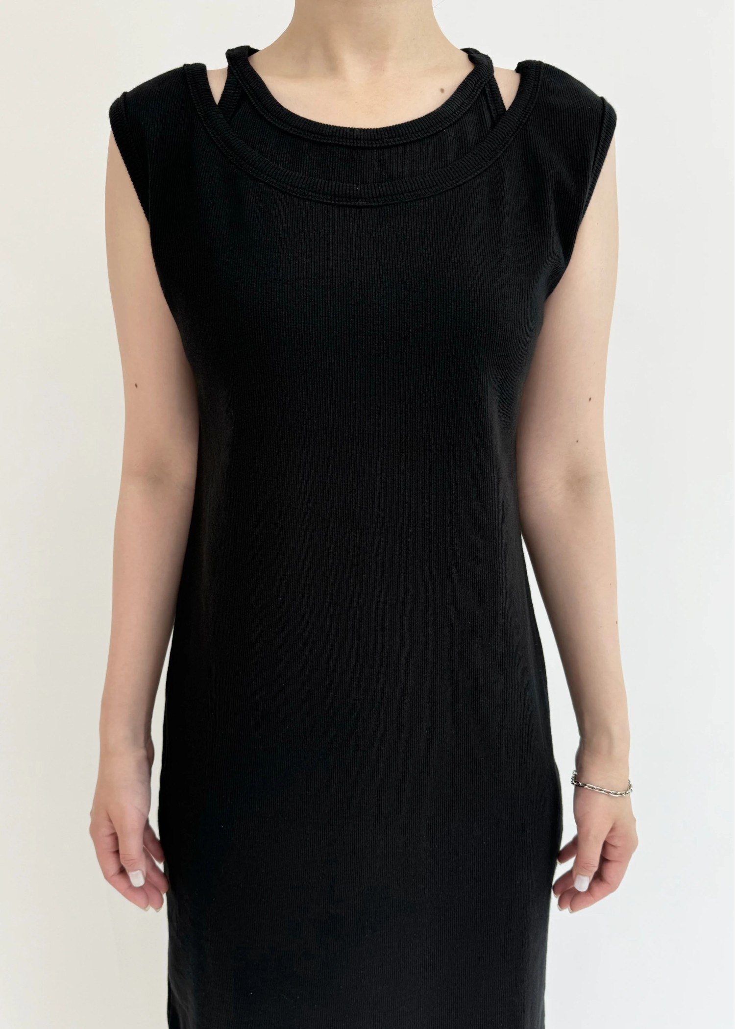 open shoulder layered like rib OP