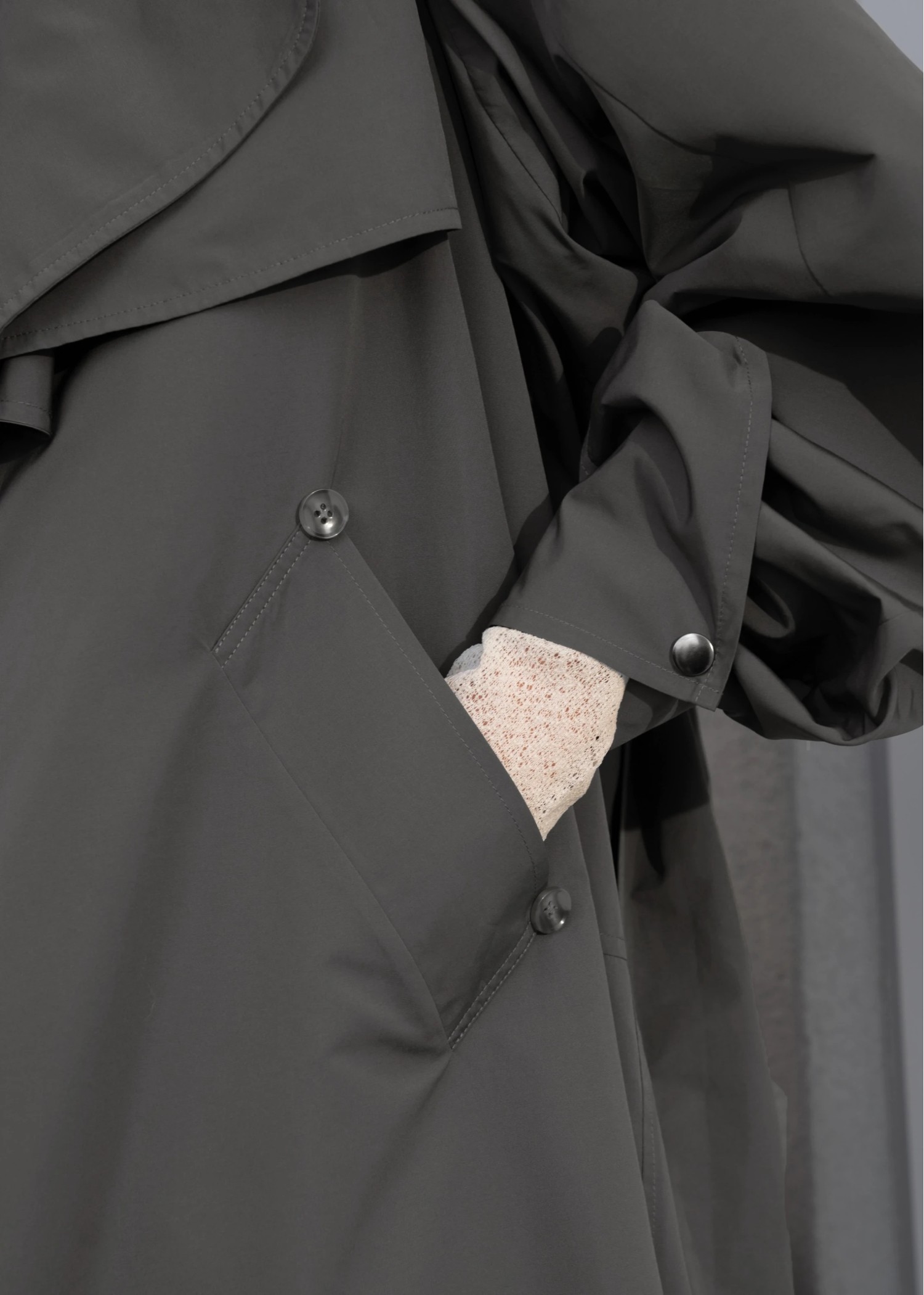 water repellent taffeta big silhouette trench coat
