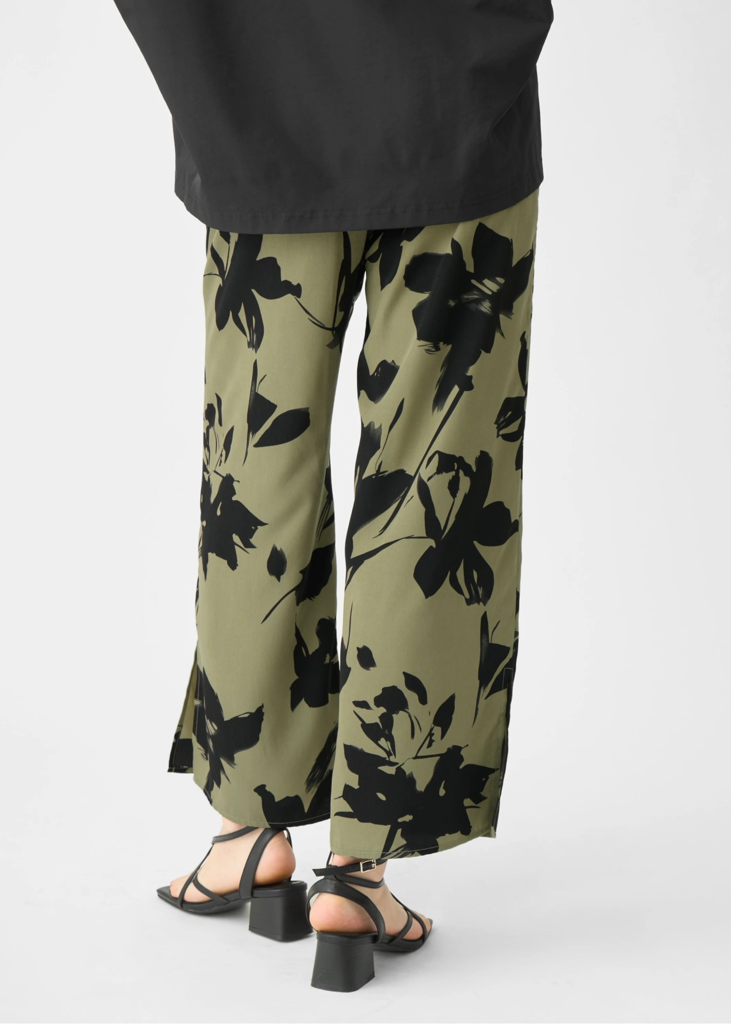 big flower side slit flare PT