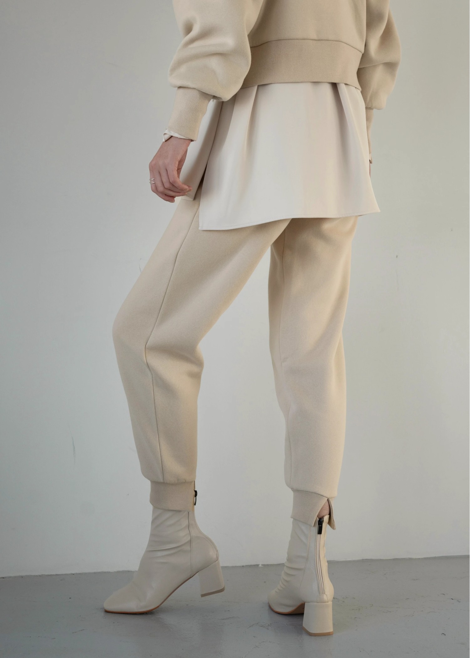 sweat raised back jogger slit PT