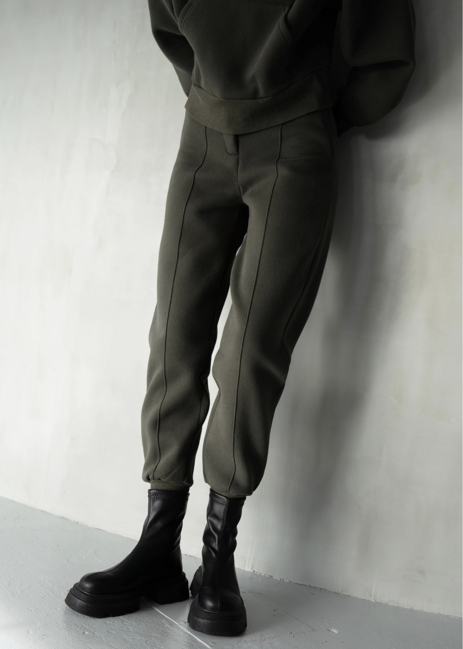 sweat raised back jogger slit PT