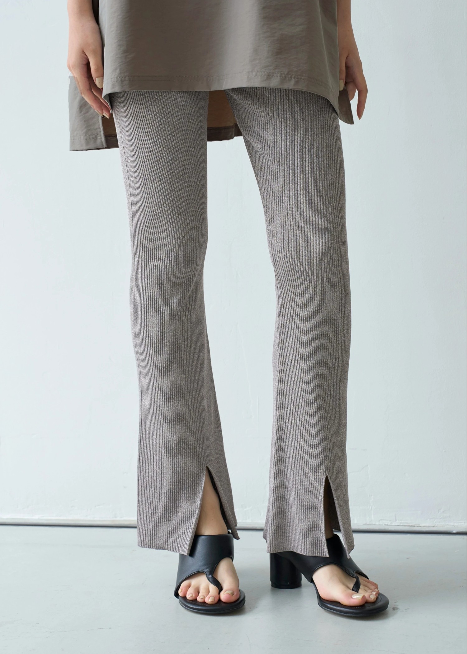 back center slit rib knit PT