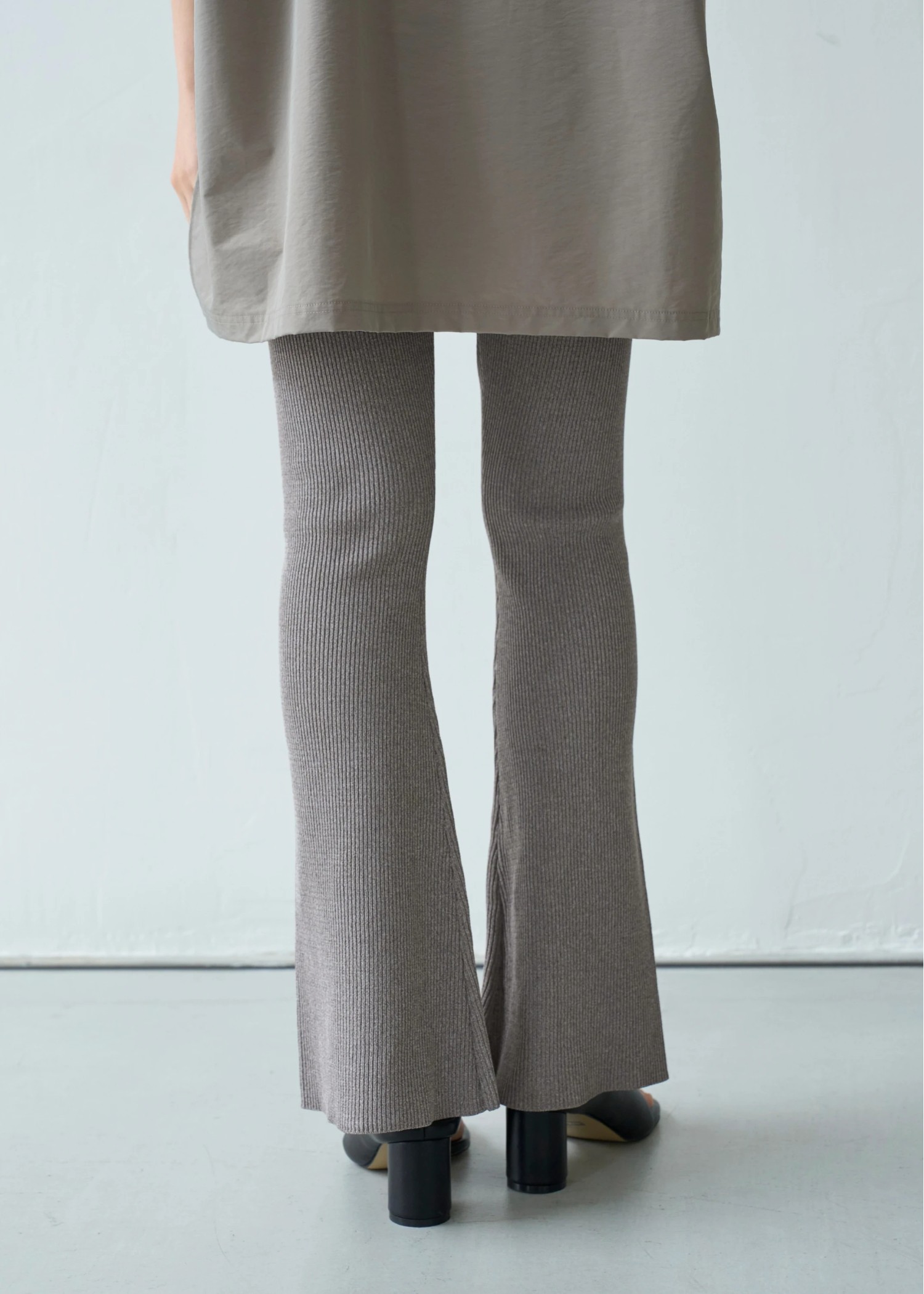 back center slit rib knit PT