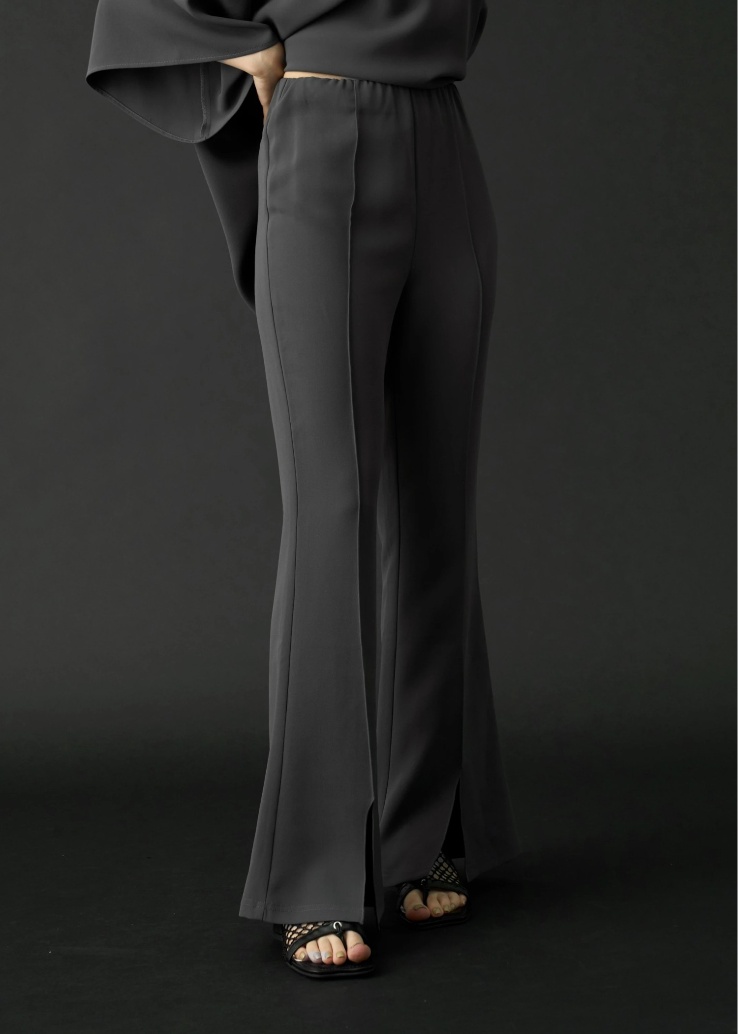 center slit relax flare PT