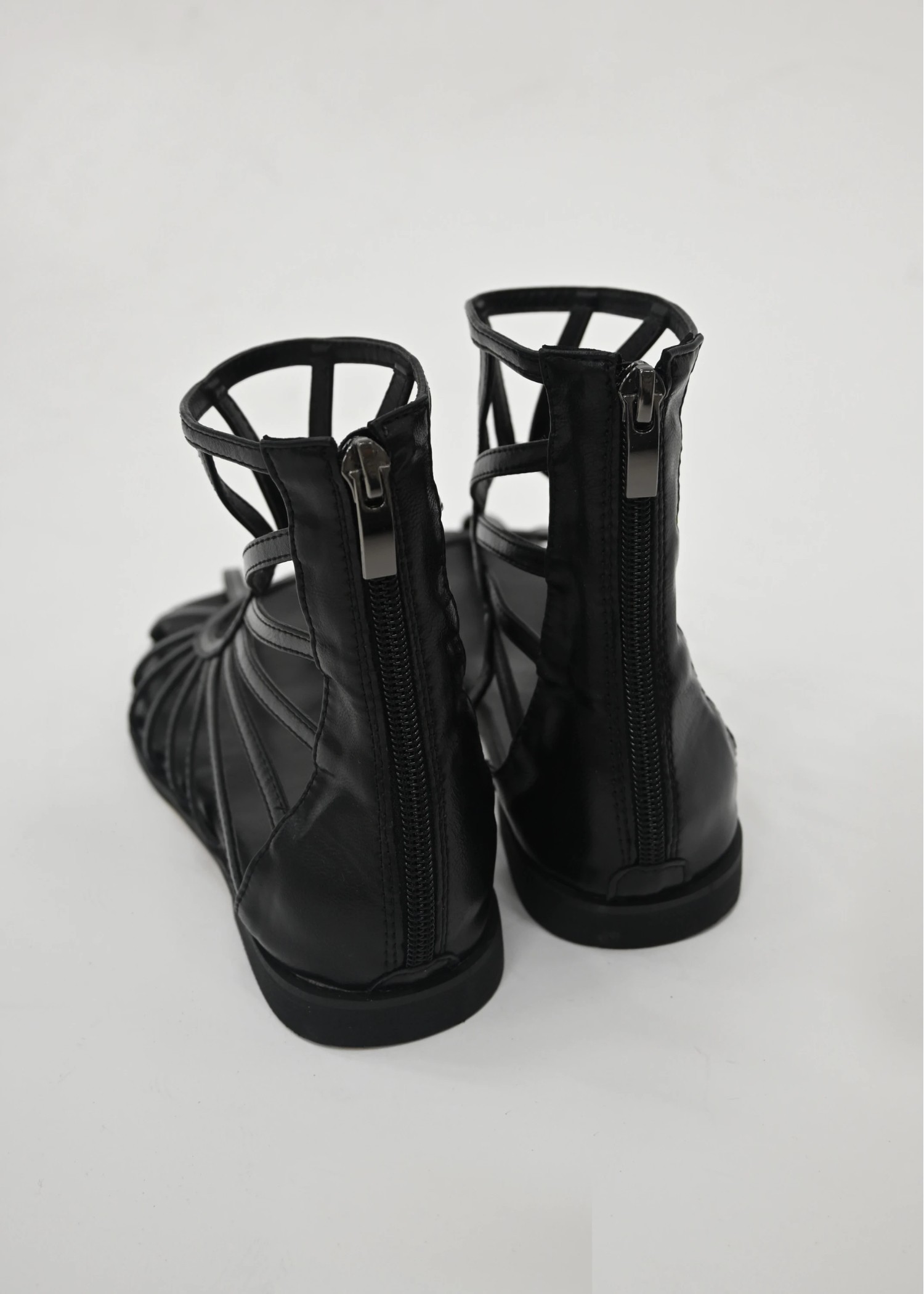 curve hollow out gladiator sandal