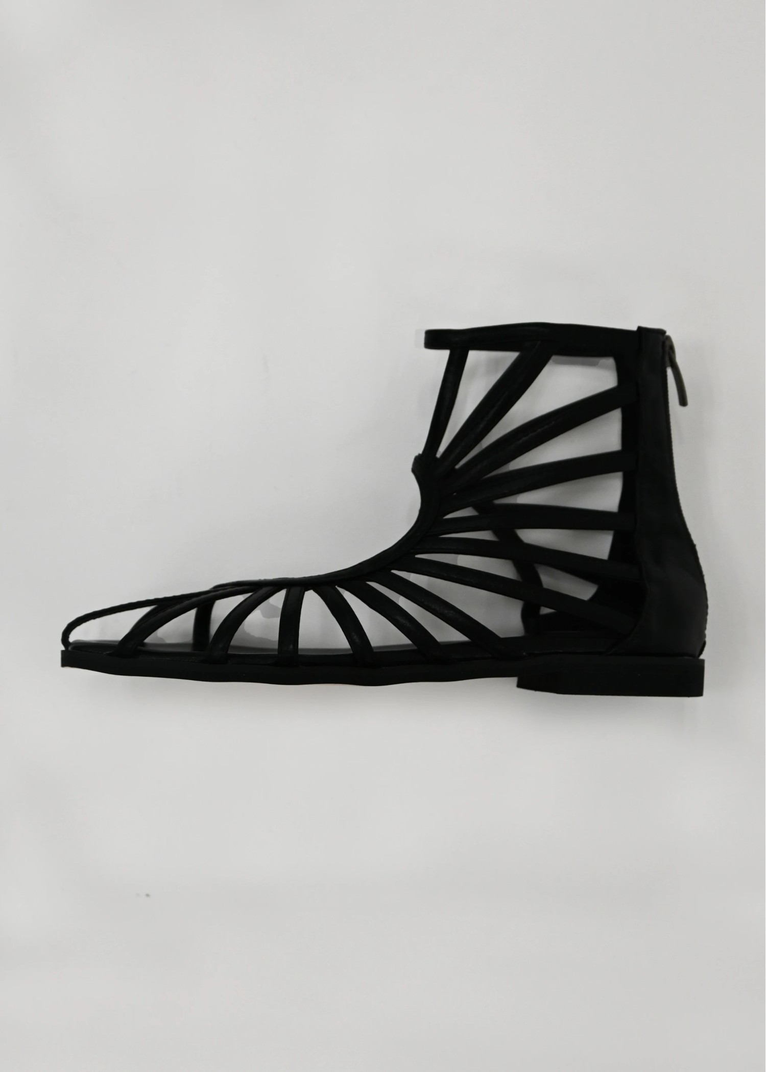 curve hollow out gladiator sandal