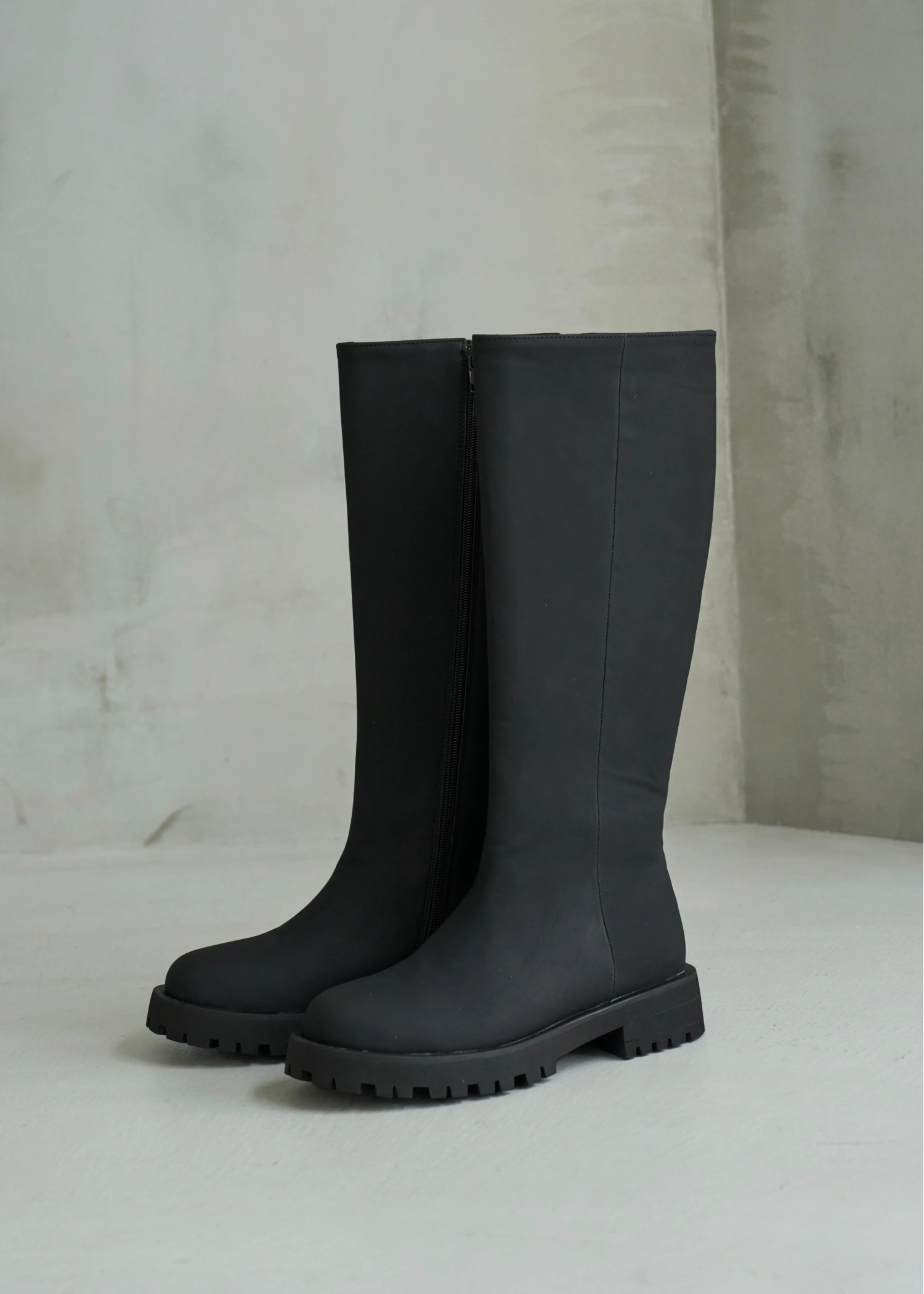 tank sole smooth long boots