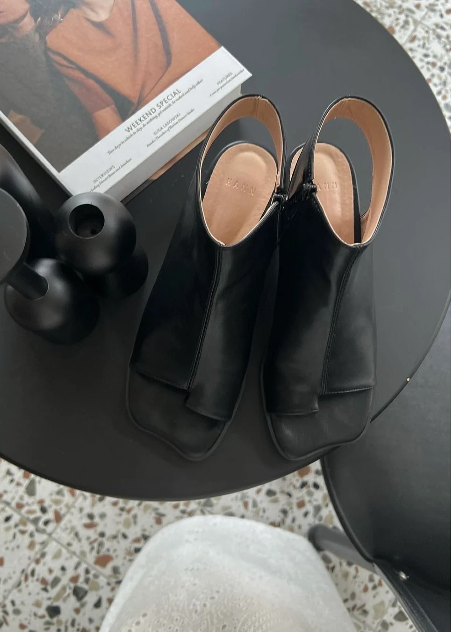 pollex round heel zip sandal