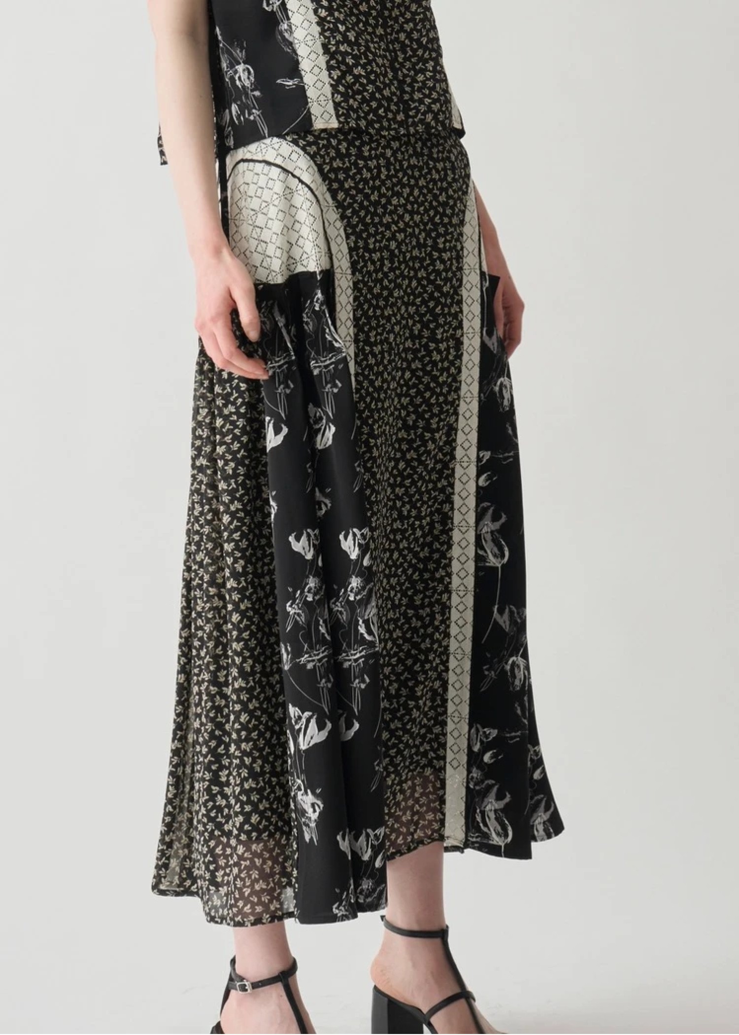 lace patchwork side tuck SK