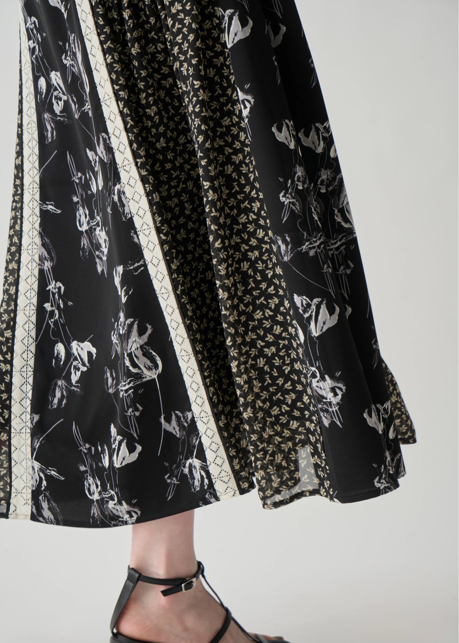 lace patchwork side tuck SK