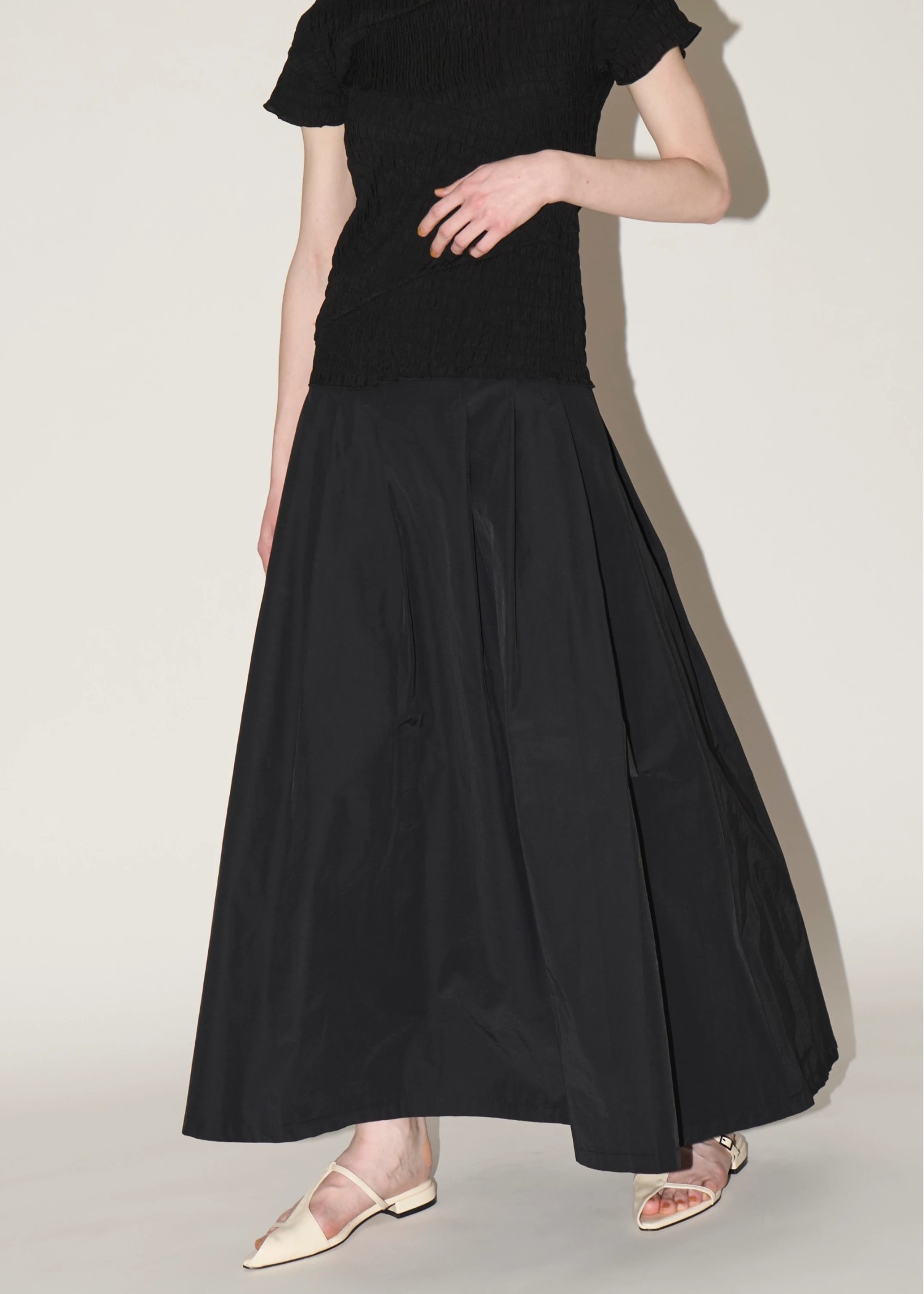 side button radially pleats SK