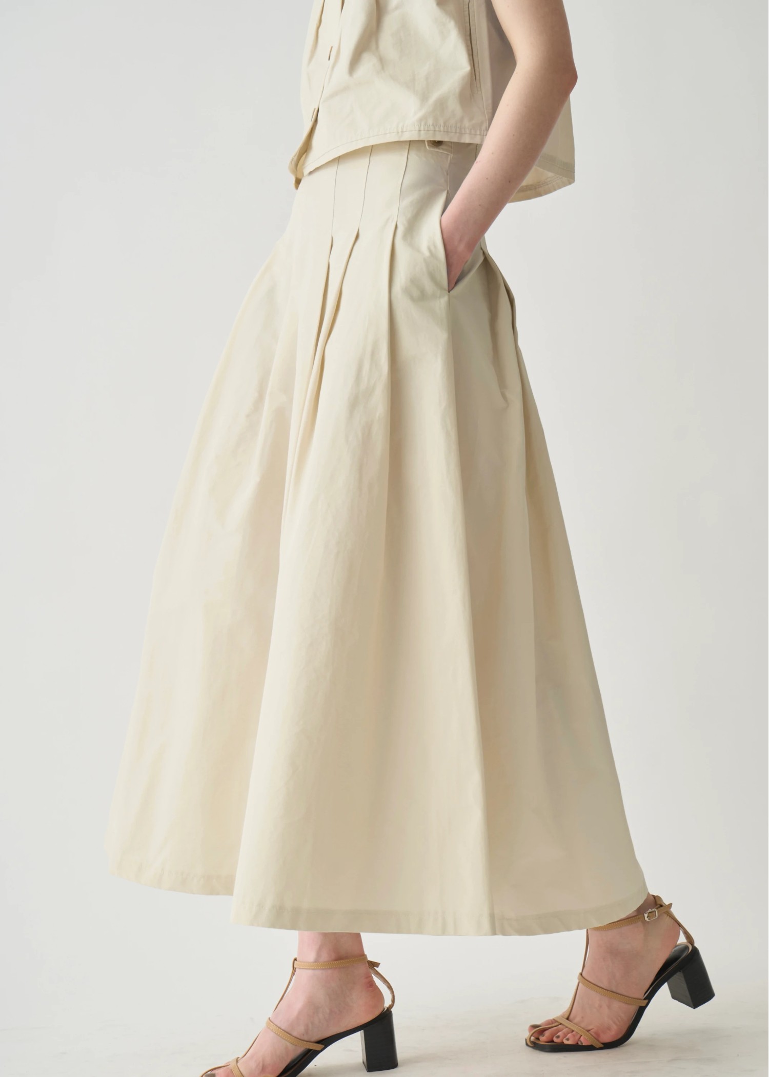 side button radially pleats SK