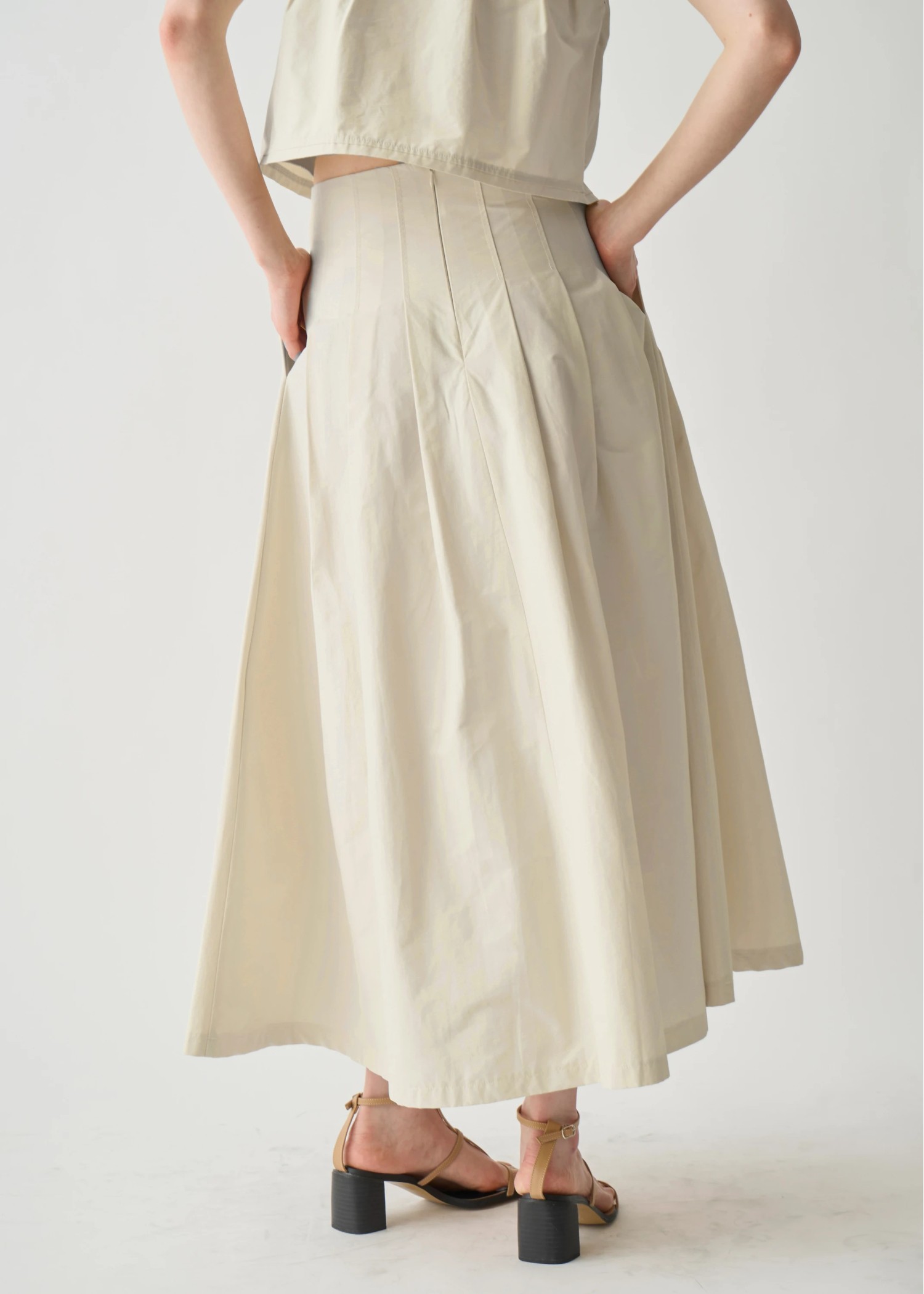 side button radially pleats SK